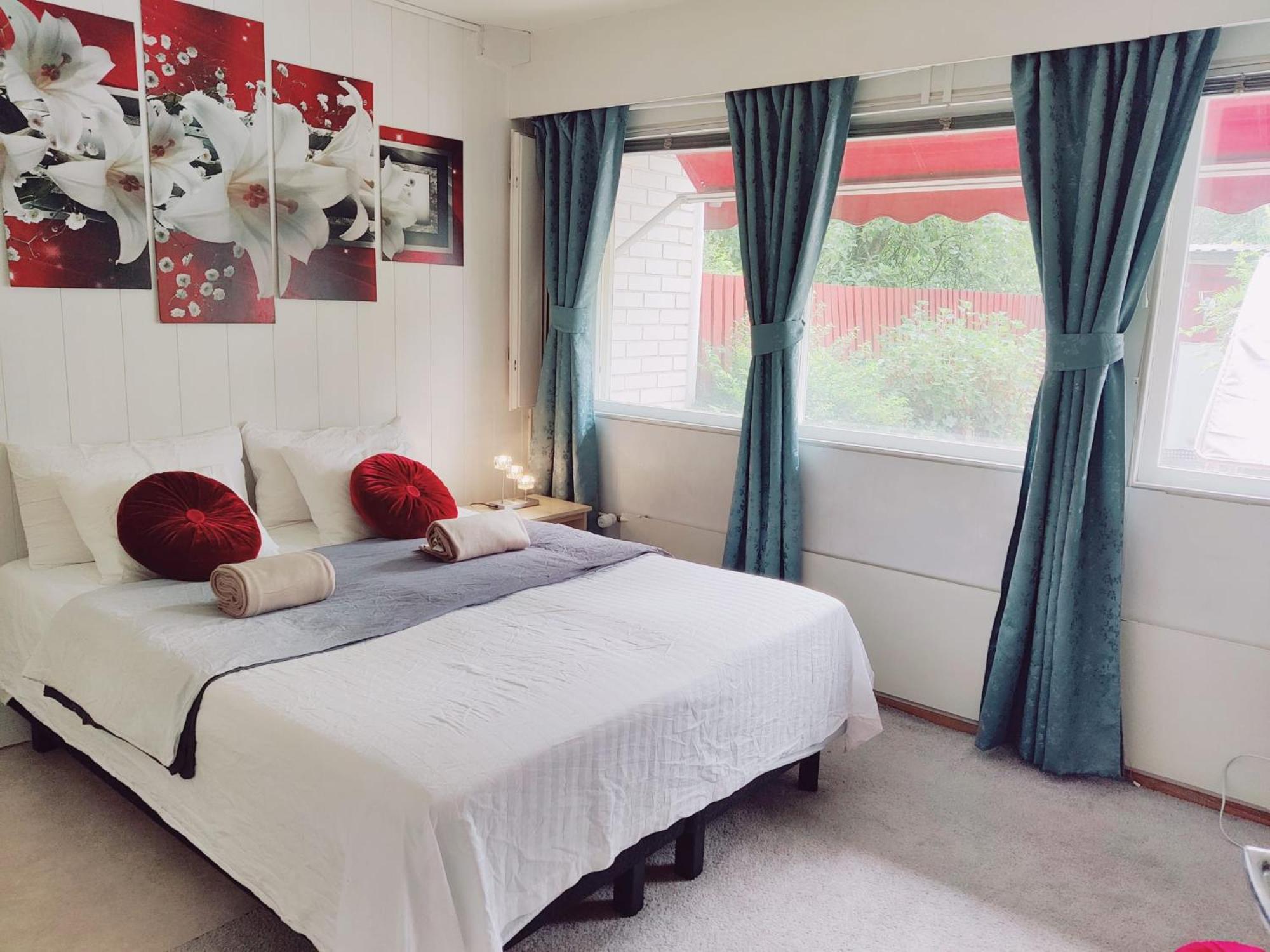 Cozy and Spacious Row House view 5