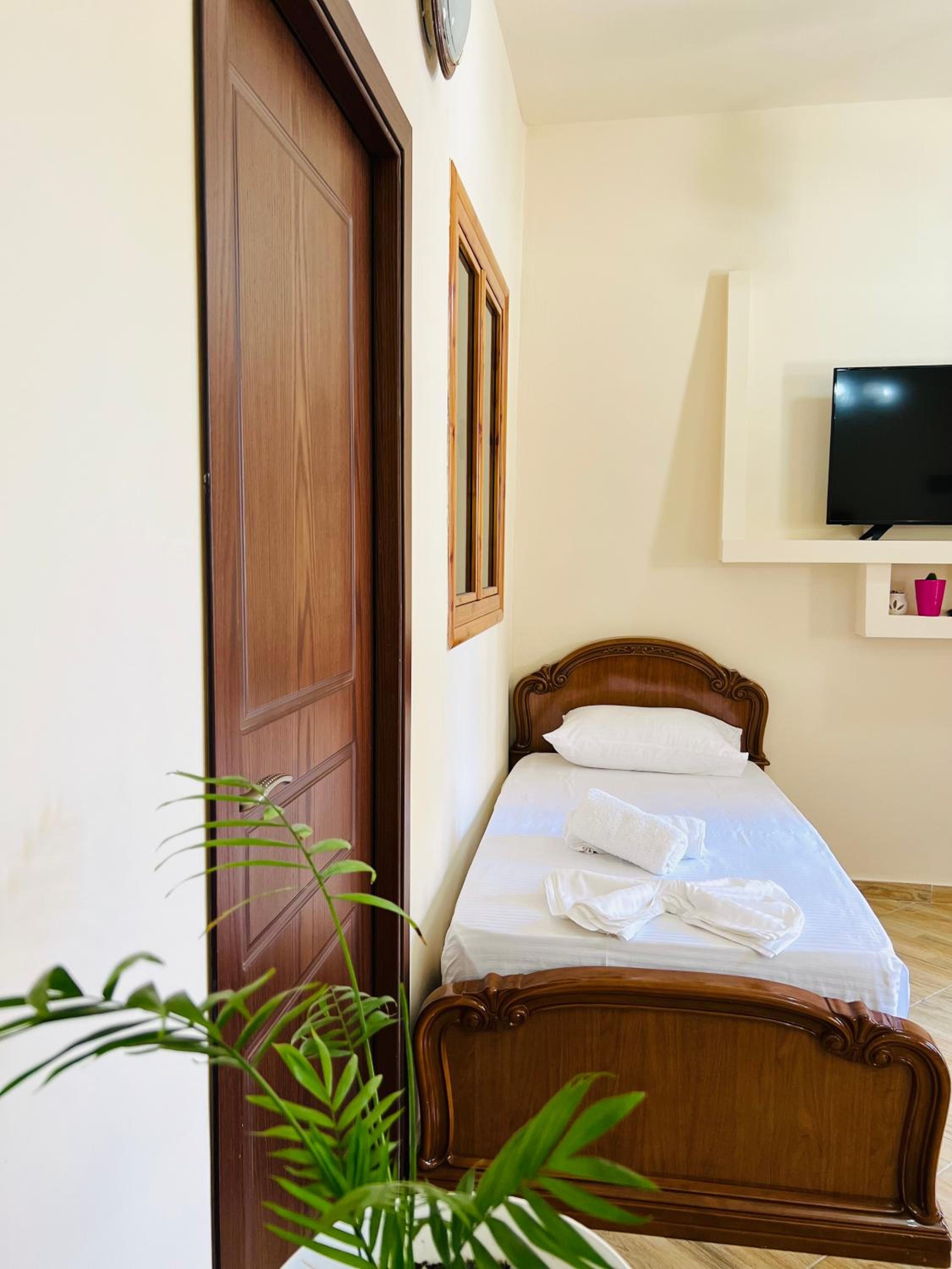 Villa EnSalv & Room & Apartment & Penthouse-Berat