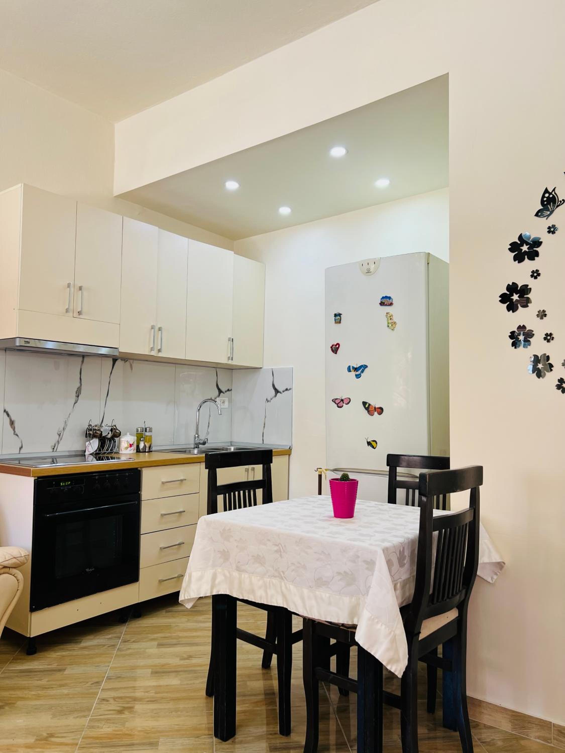 Villa EnSalv & Room & Apartment & Penthouse-Berat