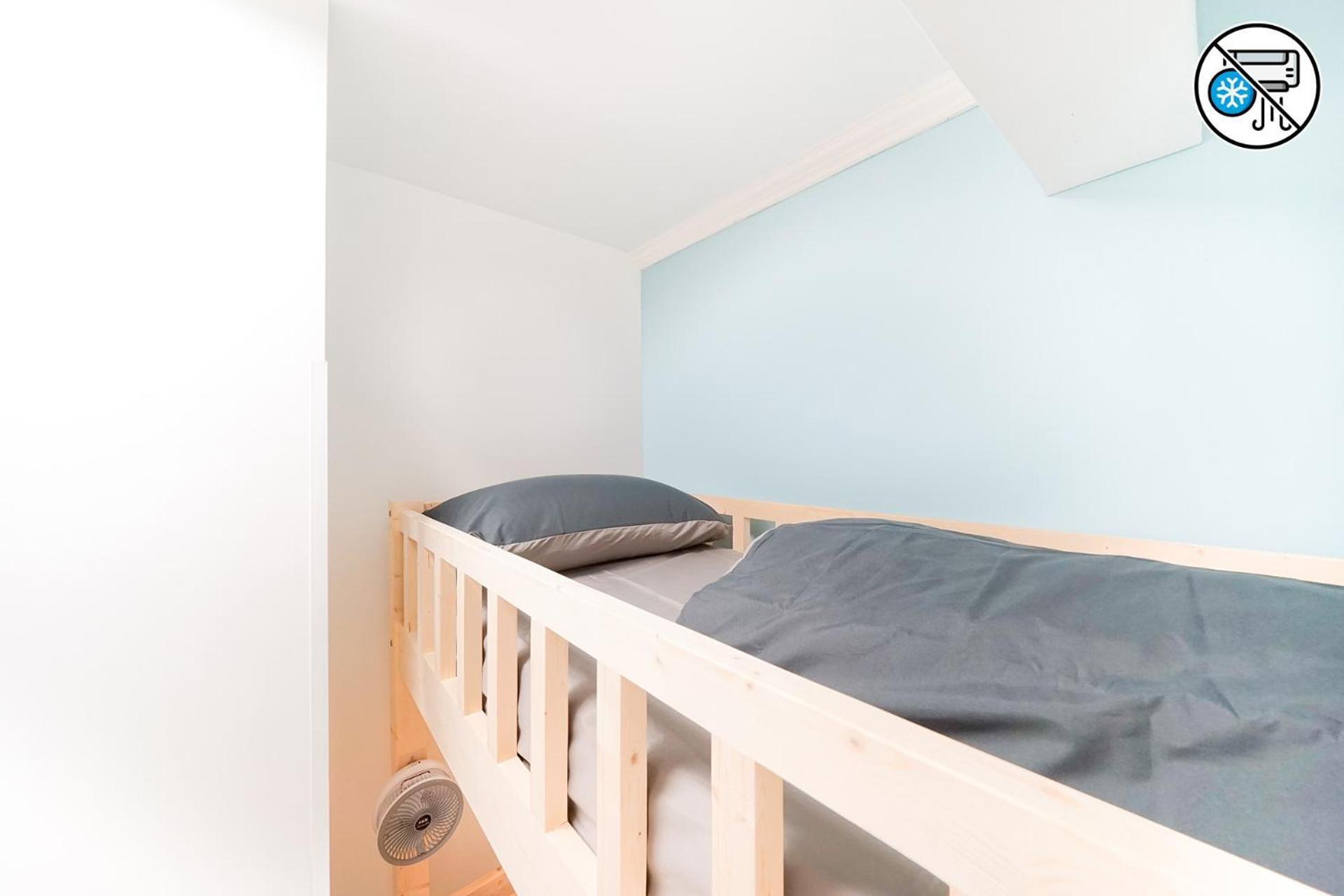 Shared dormitory Wan Chai Road 187