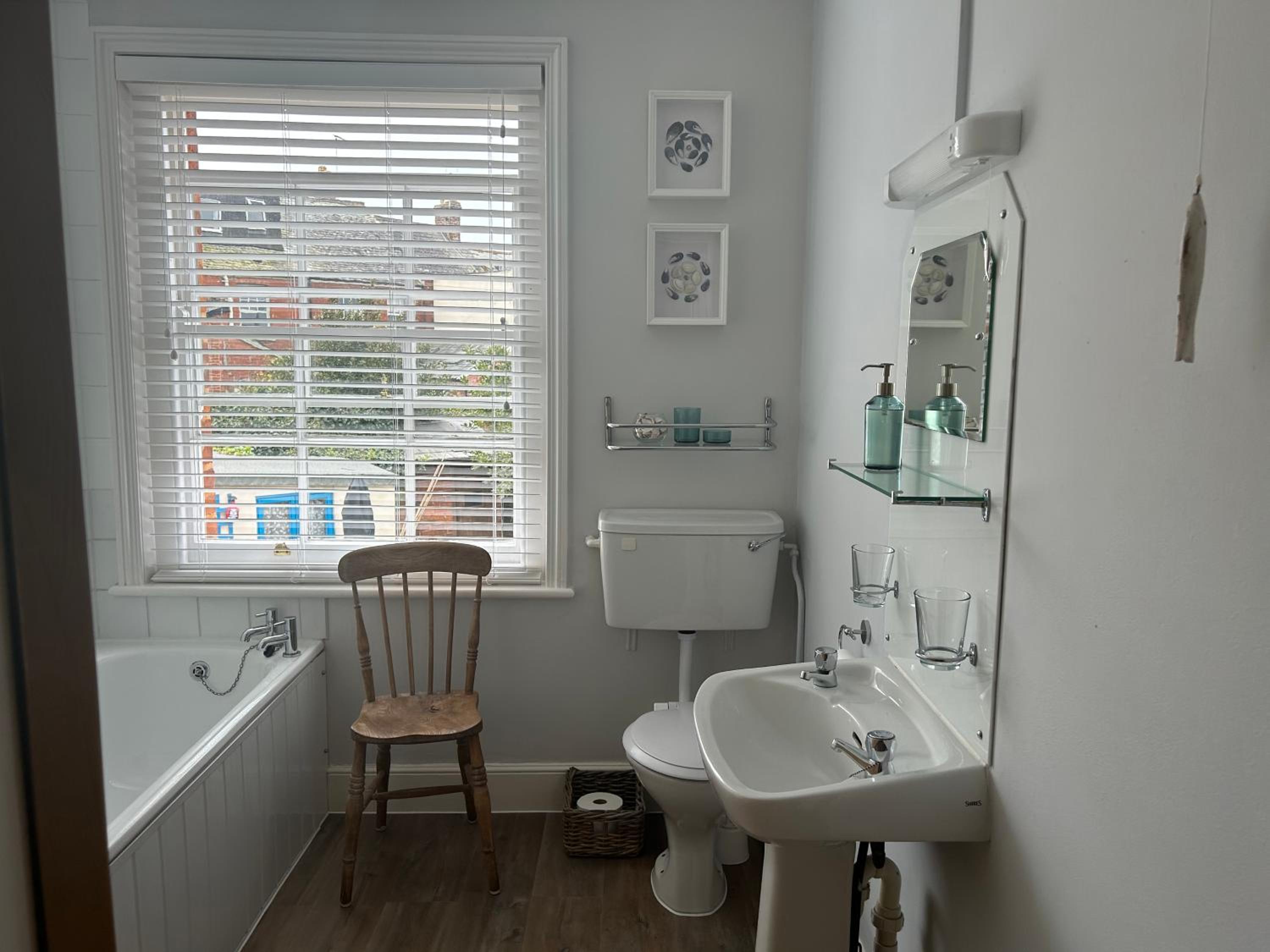 Seagulls Cottage in the heart of Exmouth view 4