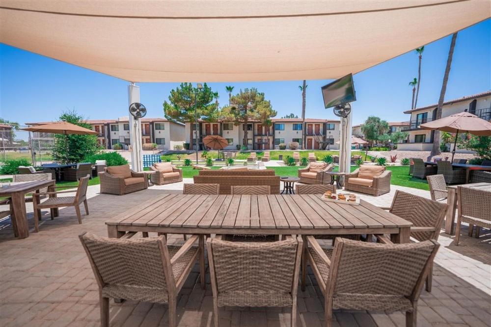 216-Fully Furnished 1BR Suite-Outdoor Pool - Property Image 1