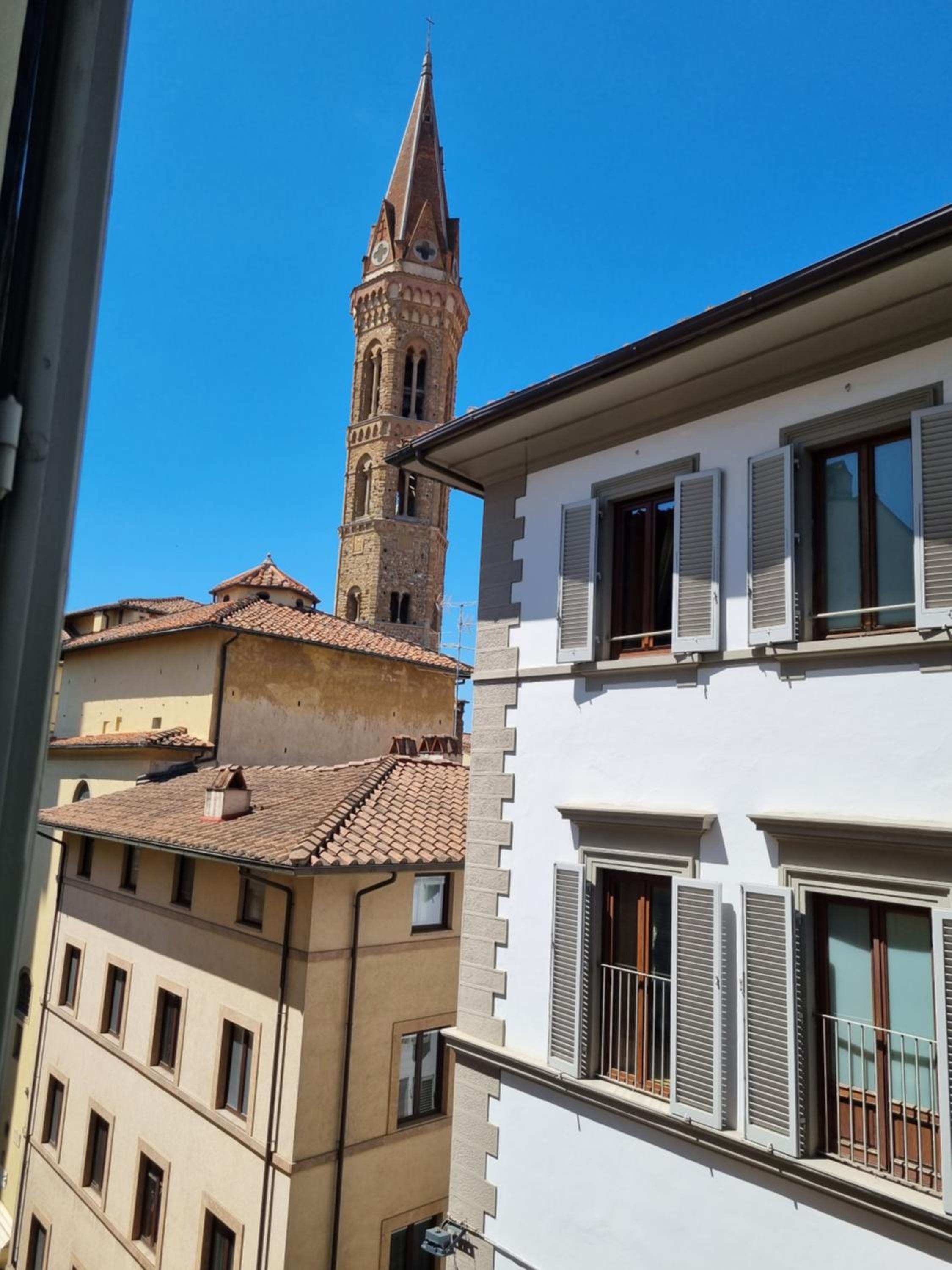 LA SEDE DELL'ARTE Monolocale Studio e Camere in Torre Medievale vicino a Duomo e Piazza Signoria