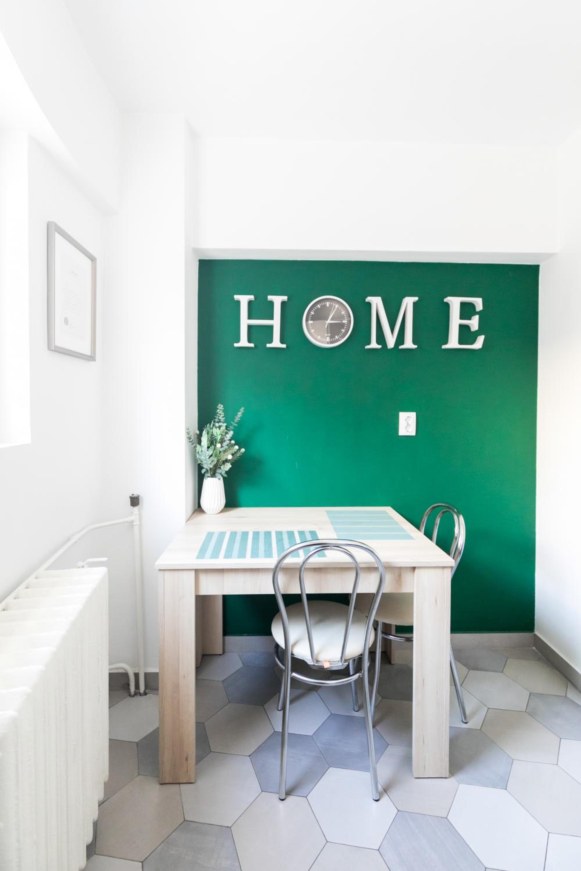 City View Studio: Your Cozy Urban Retreat