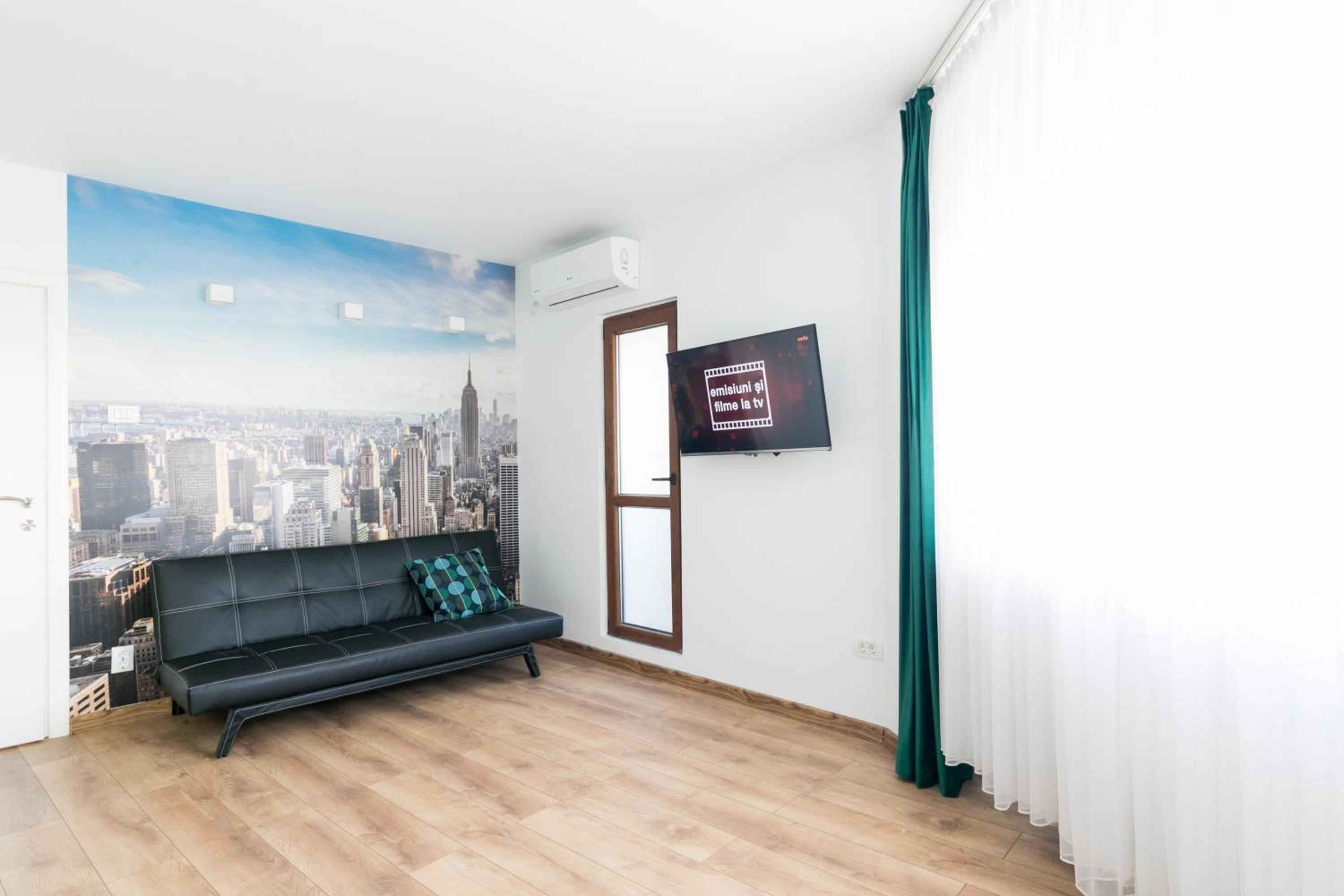 City View Studio: Your Cozy Urban Retreat