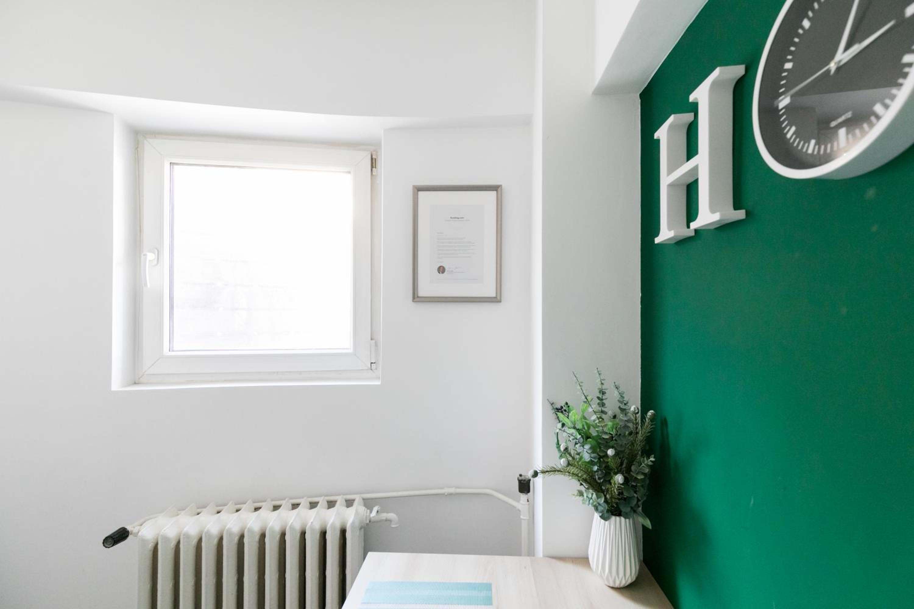 City View Studio: Your Cozy Urban Retreat