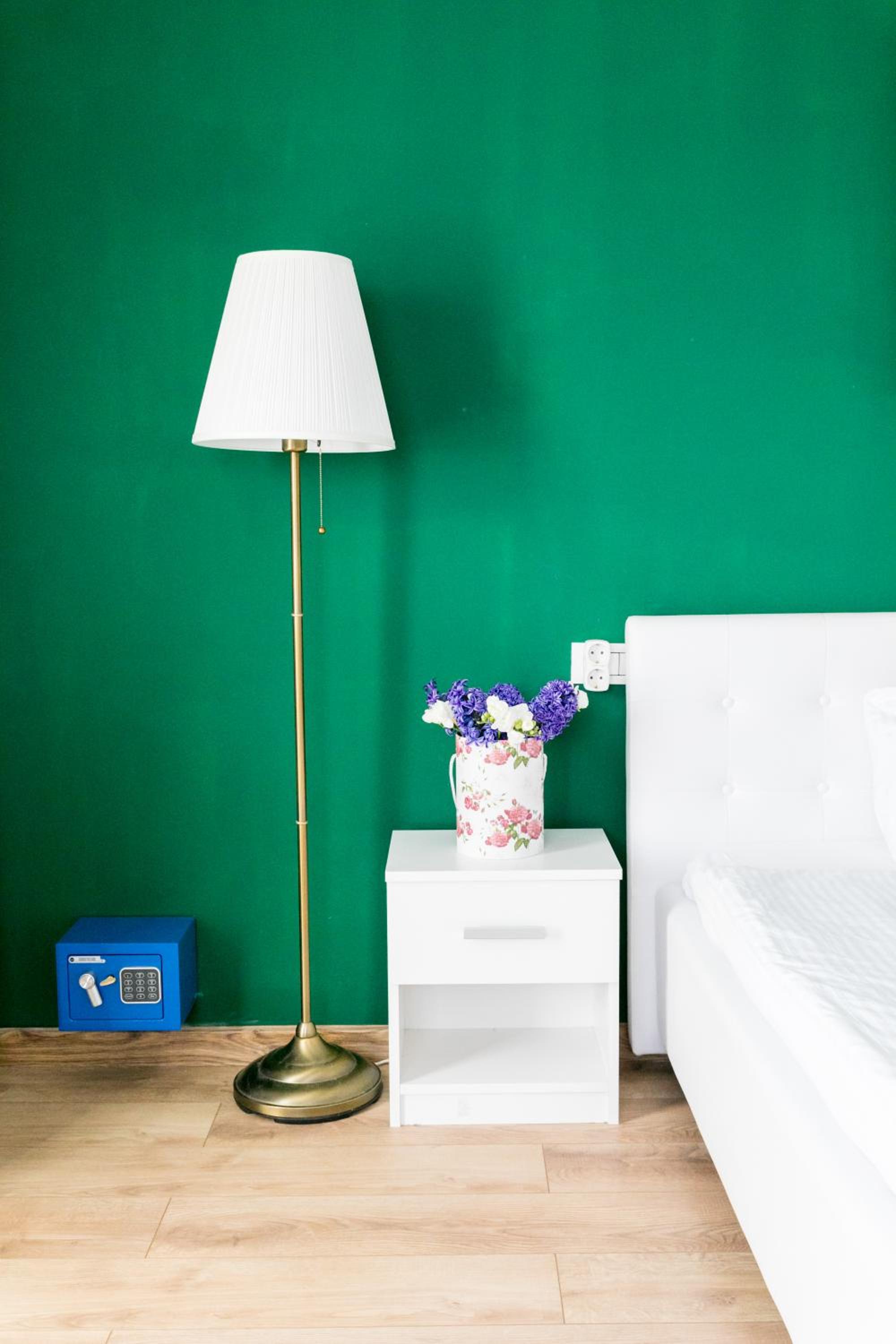 City View Studio: Your Cozy Urban Retreat