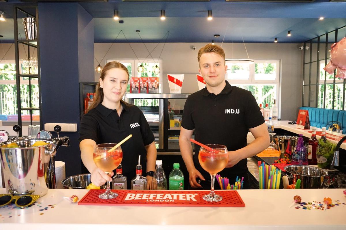 bar