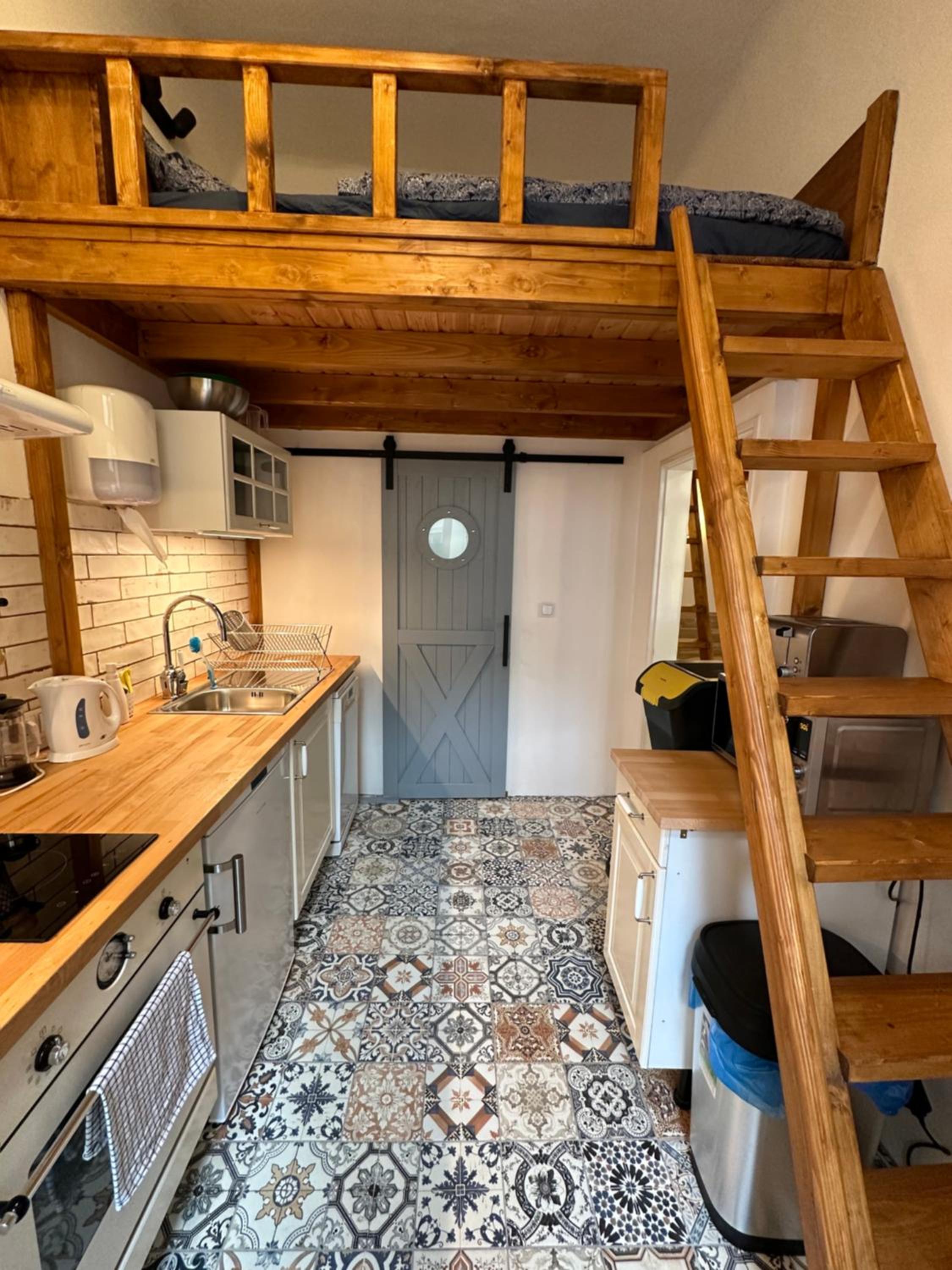Cozy New Loft Apartment