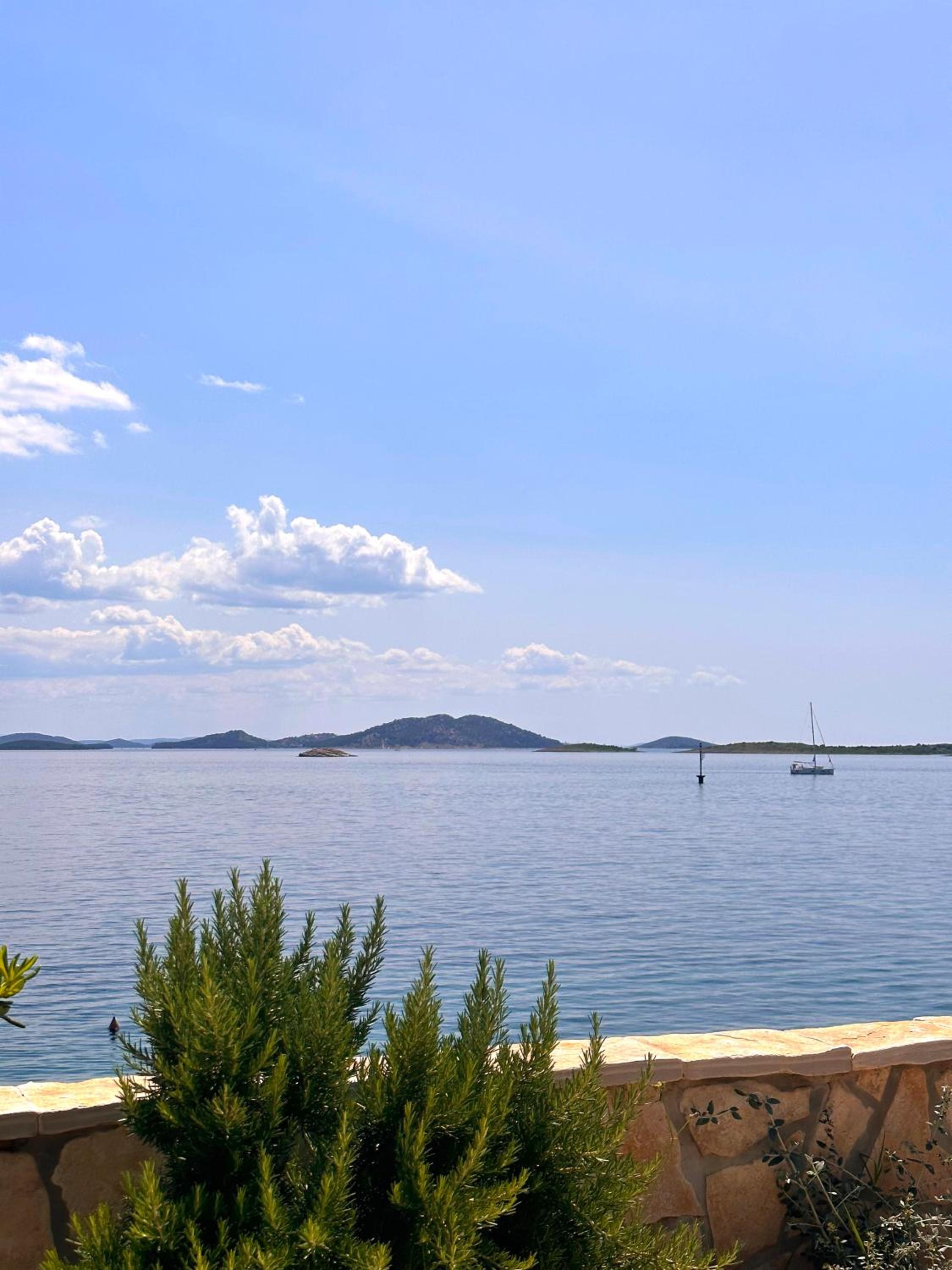 La Isla view 3