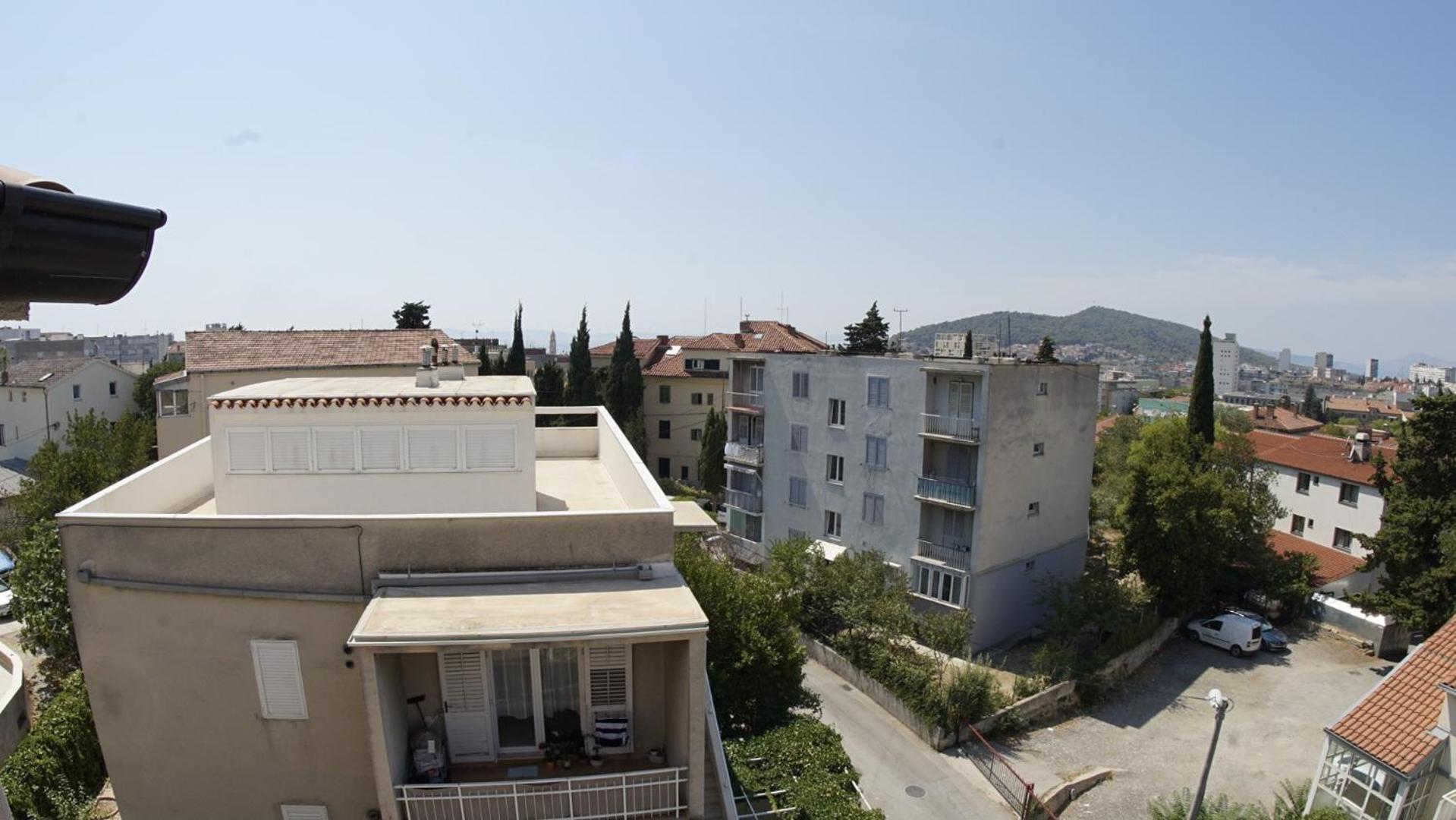 Split Apartments MICI