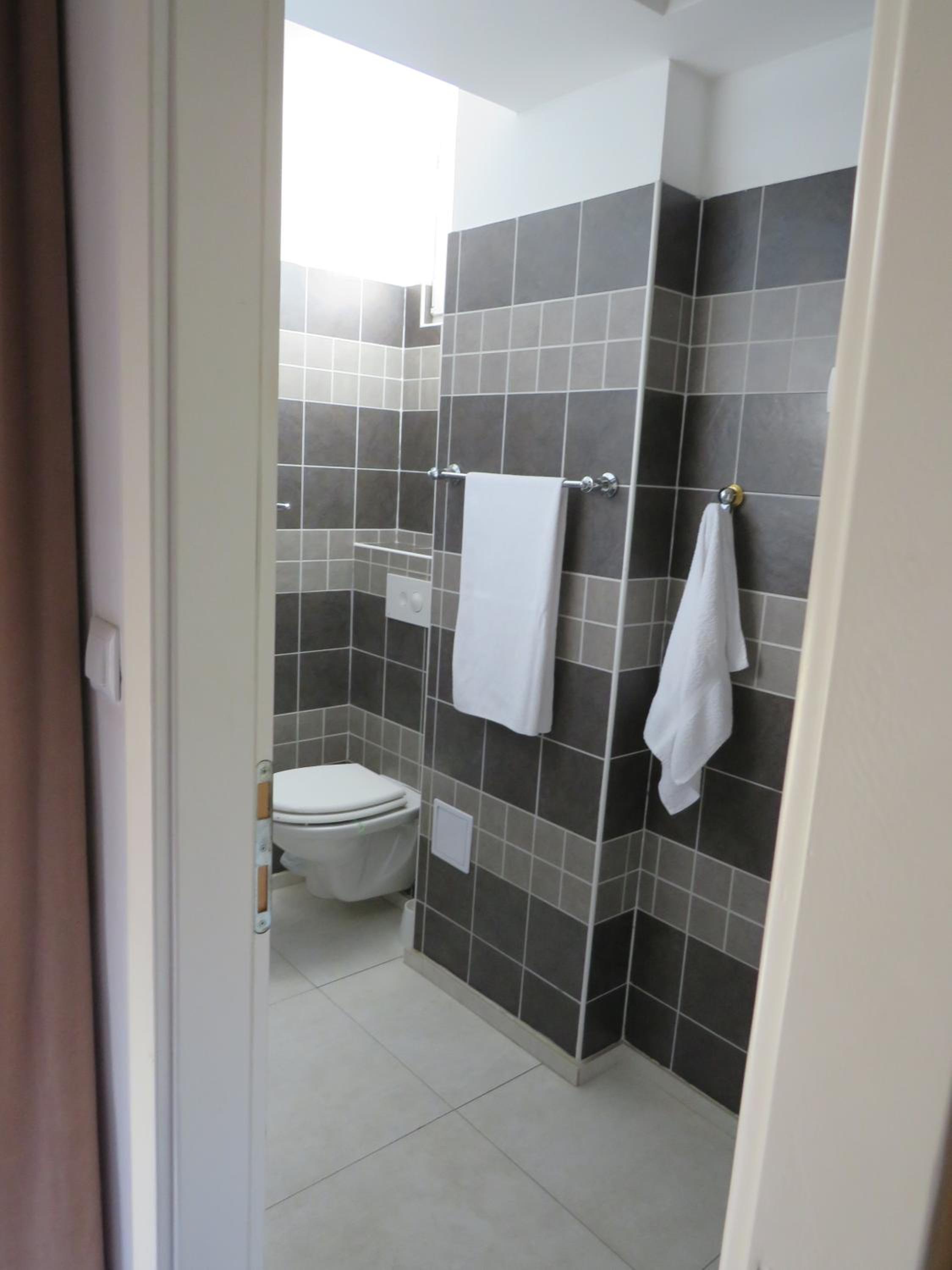 Split Apartments MICI