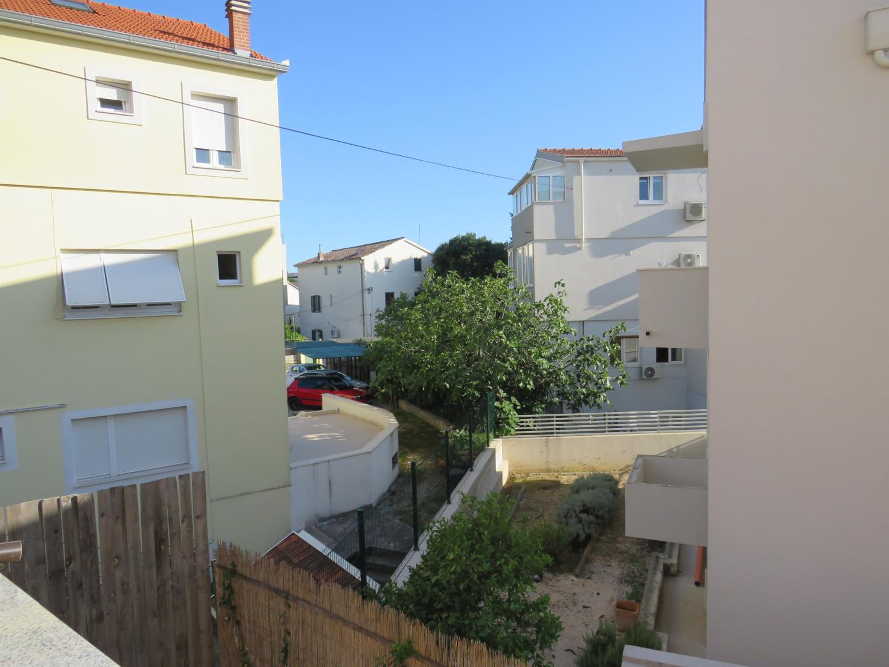 Split Apartments MICI