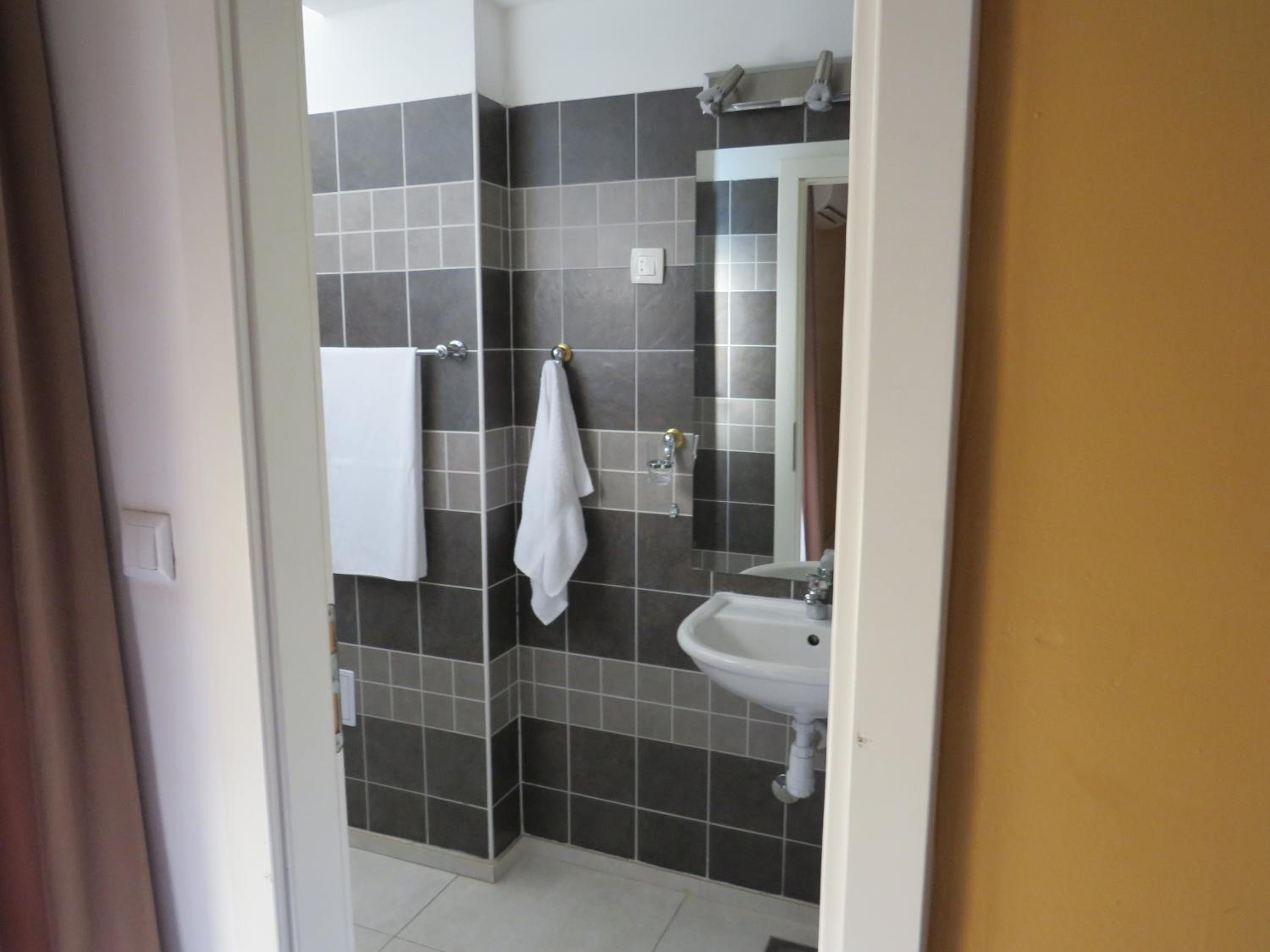 Split Apartments MICI