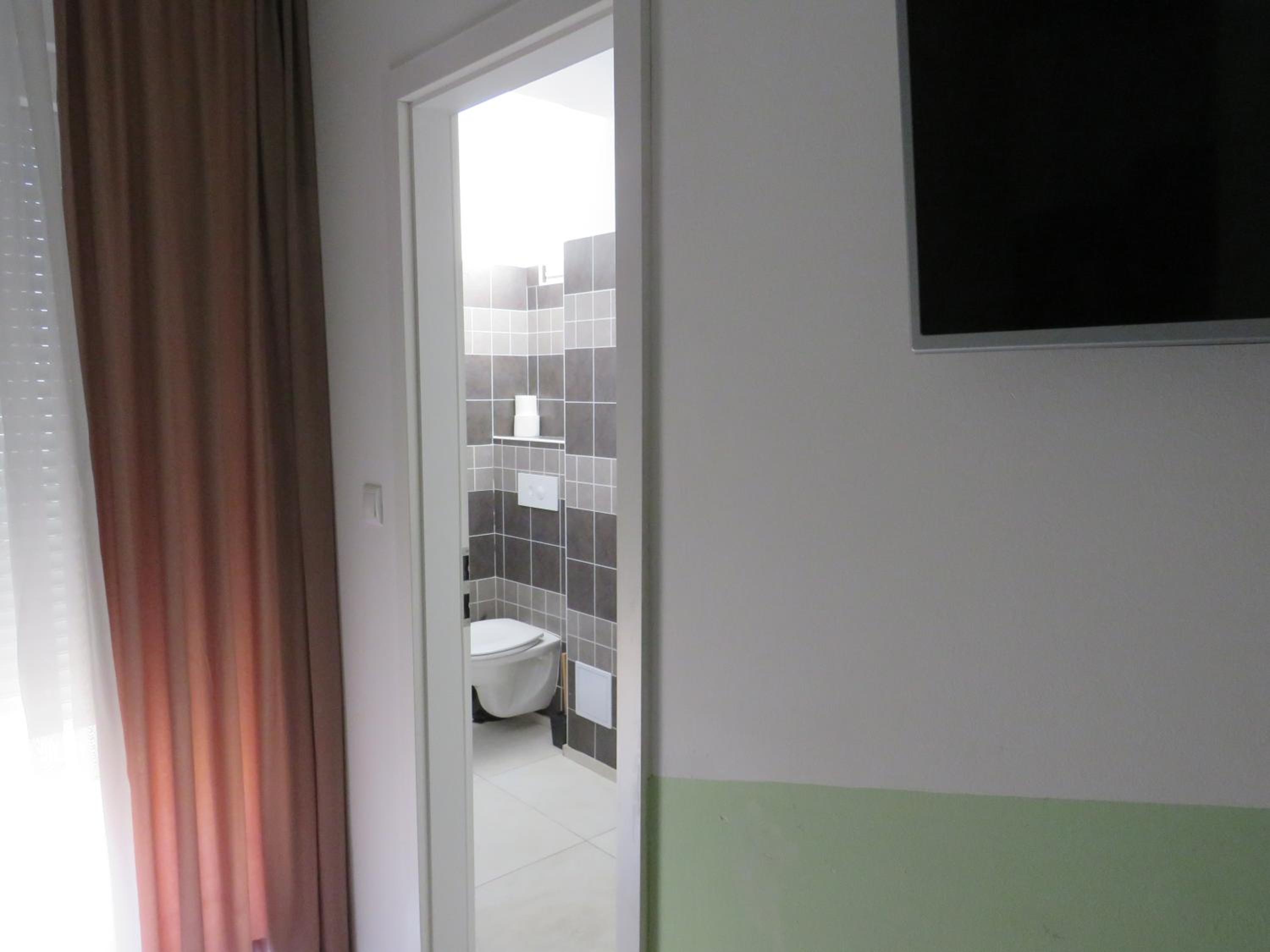 Split Apartments MICI