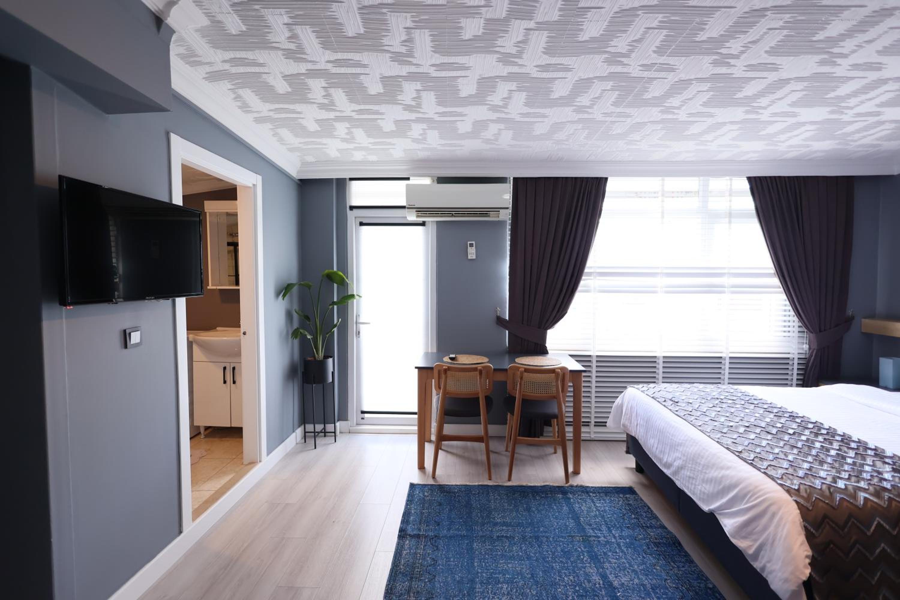 CLK Suites Hotel