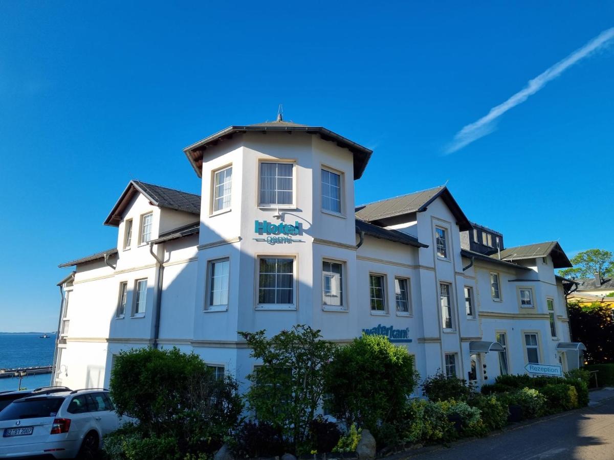 Hotel Waterkant - Image 1