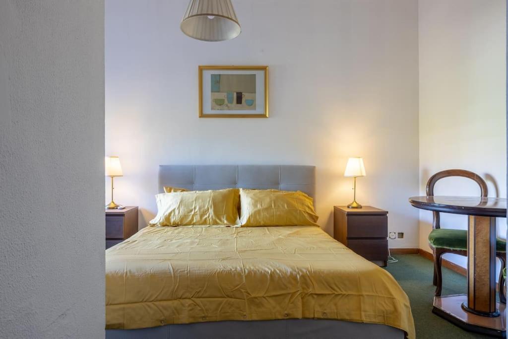 Plaza Cheery Suite