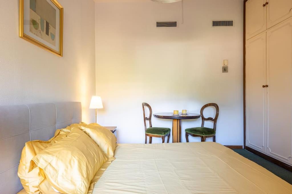 Plaza Cheery Suite