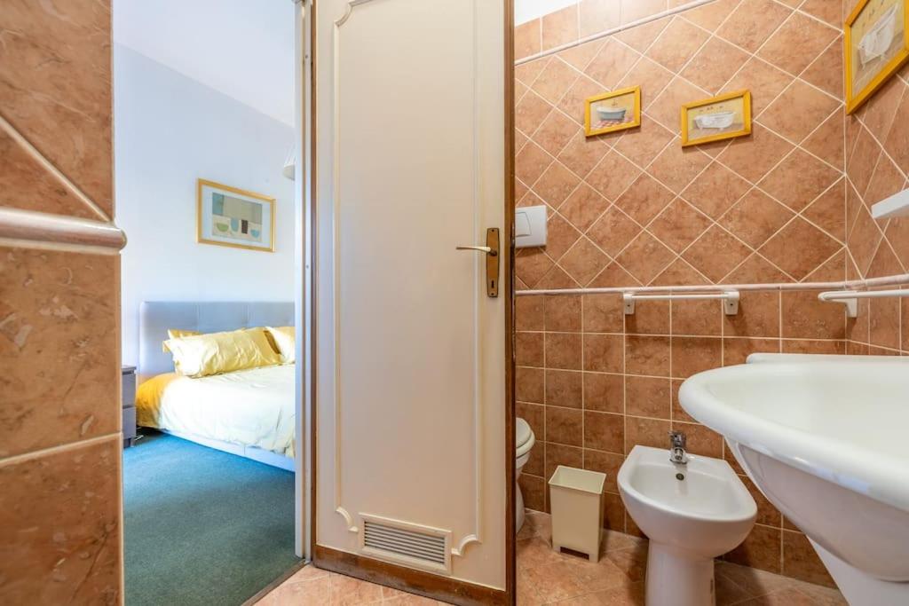 Plaza Cheery Suite