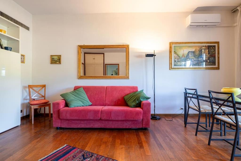 Plaza Cheery Suite