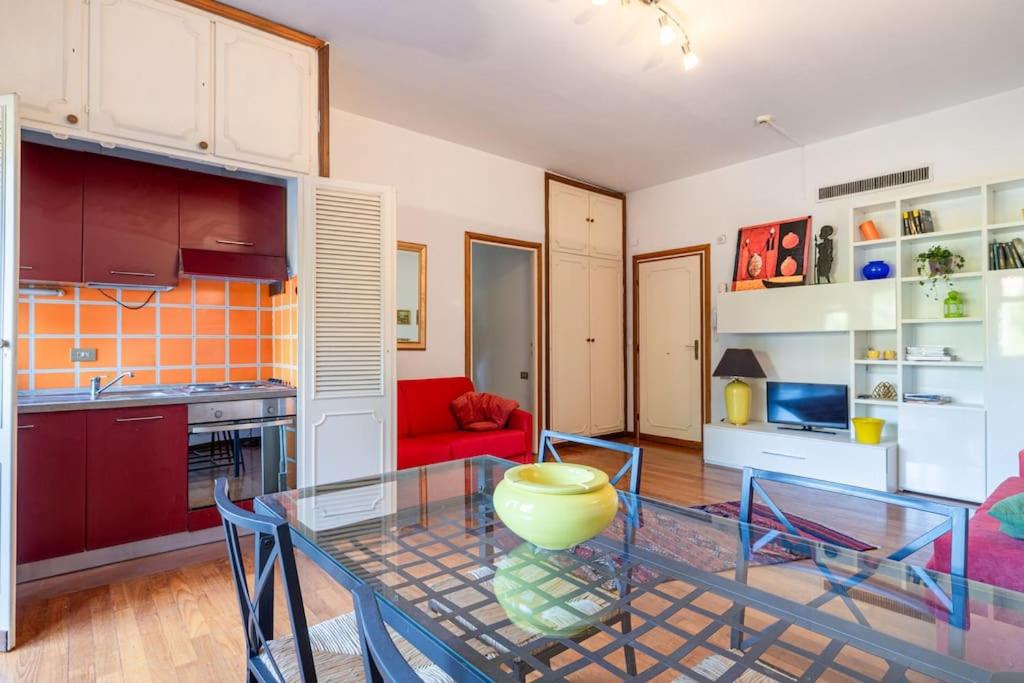 Plaza Cheery Suite