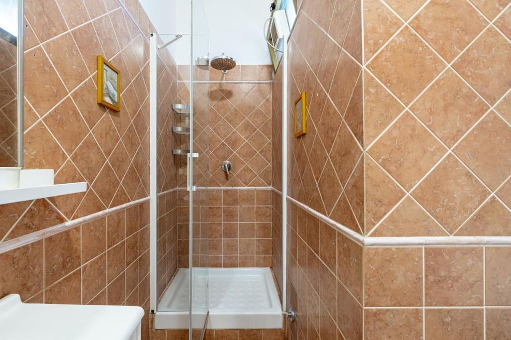 Plaza Cheery Suite
