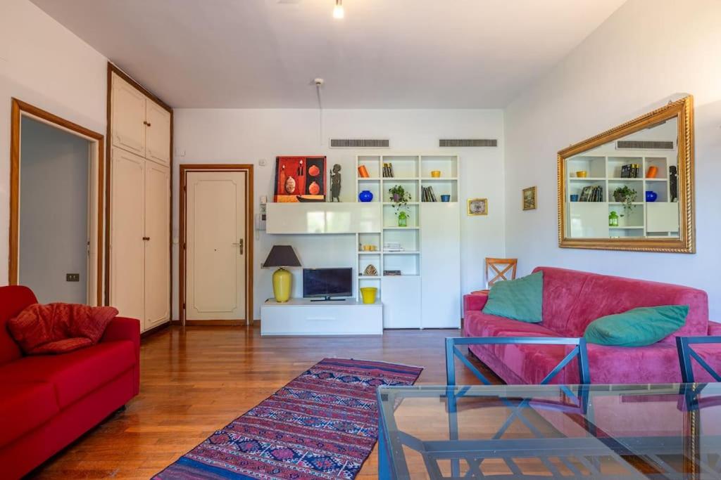 Plaza Cheery Suite