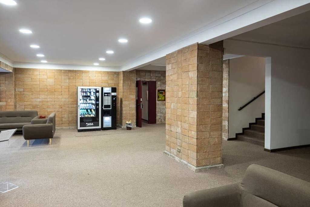 Plaza Cheery Suite