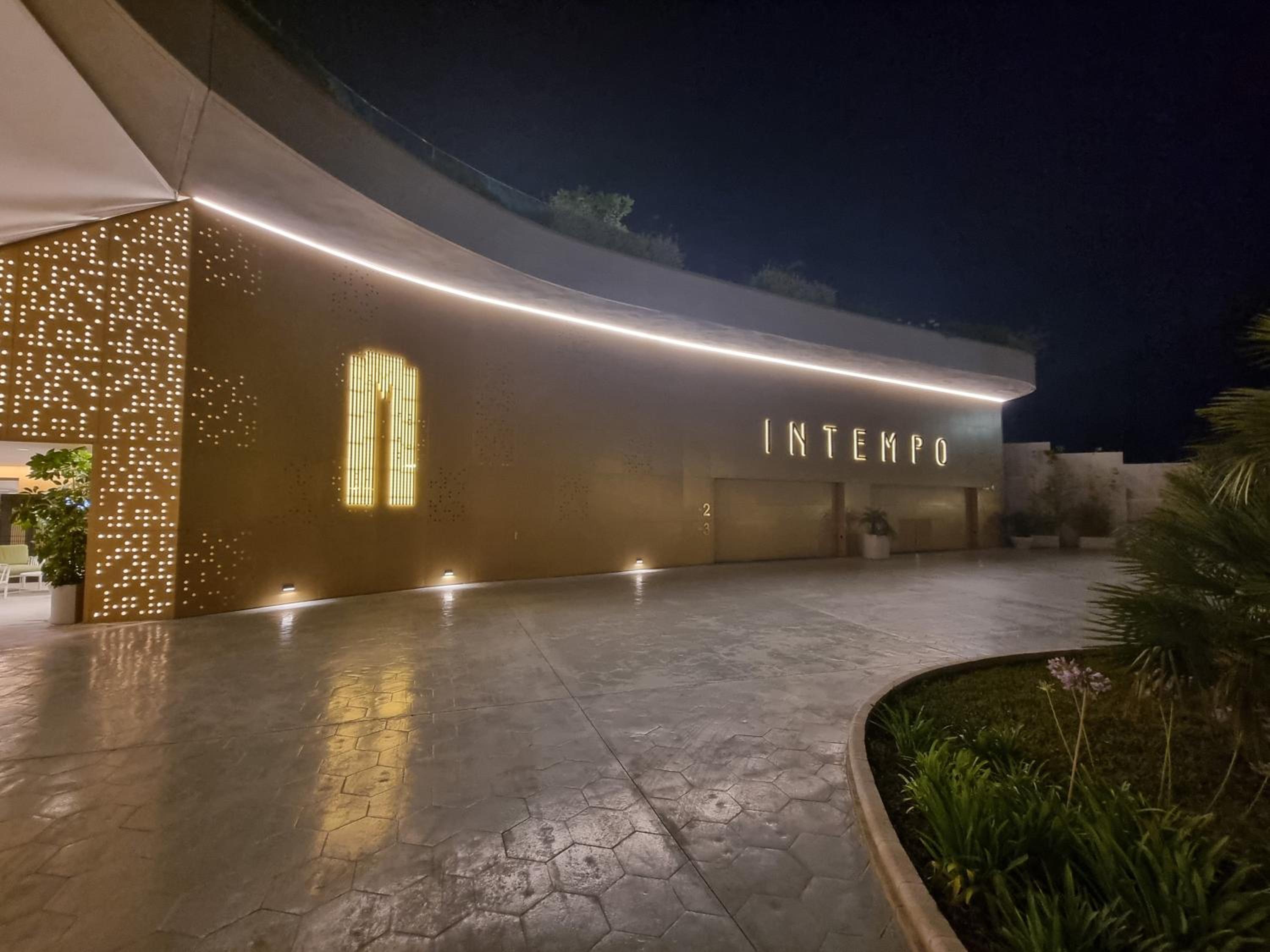 Floor 32! INTEMPO Luxury photo 3