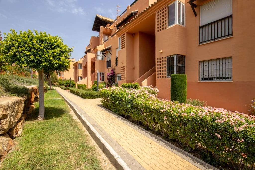 Penthouse with Roof Terrace, BBQ, Pool- and Sea Views view 2