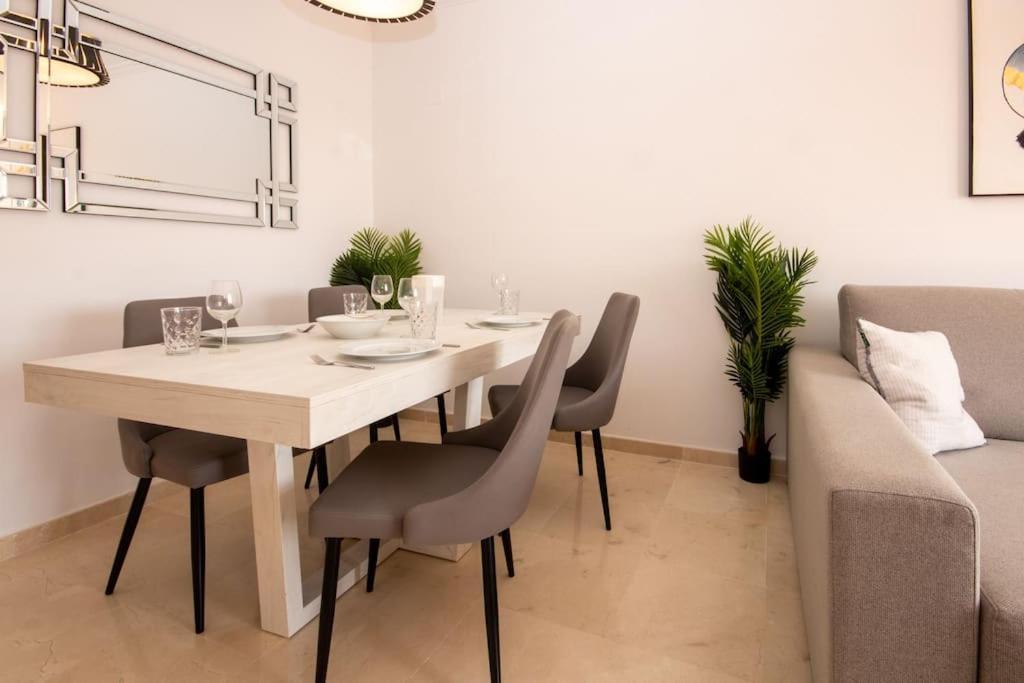 Penthouse with Roof Terrace, BBQ, Pool- and Sea Views view 4