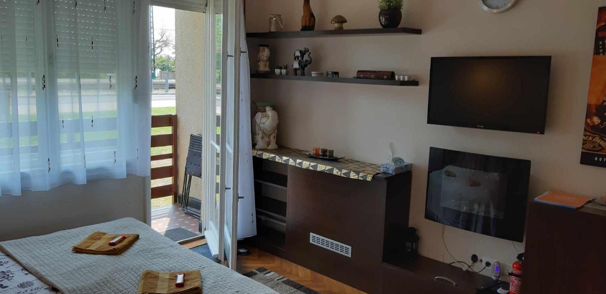 Rosy Apartman