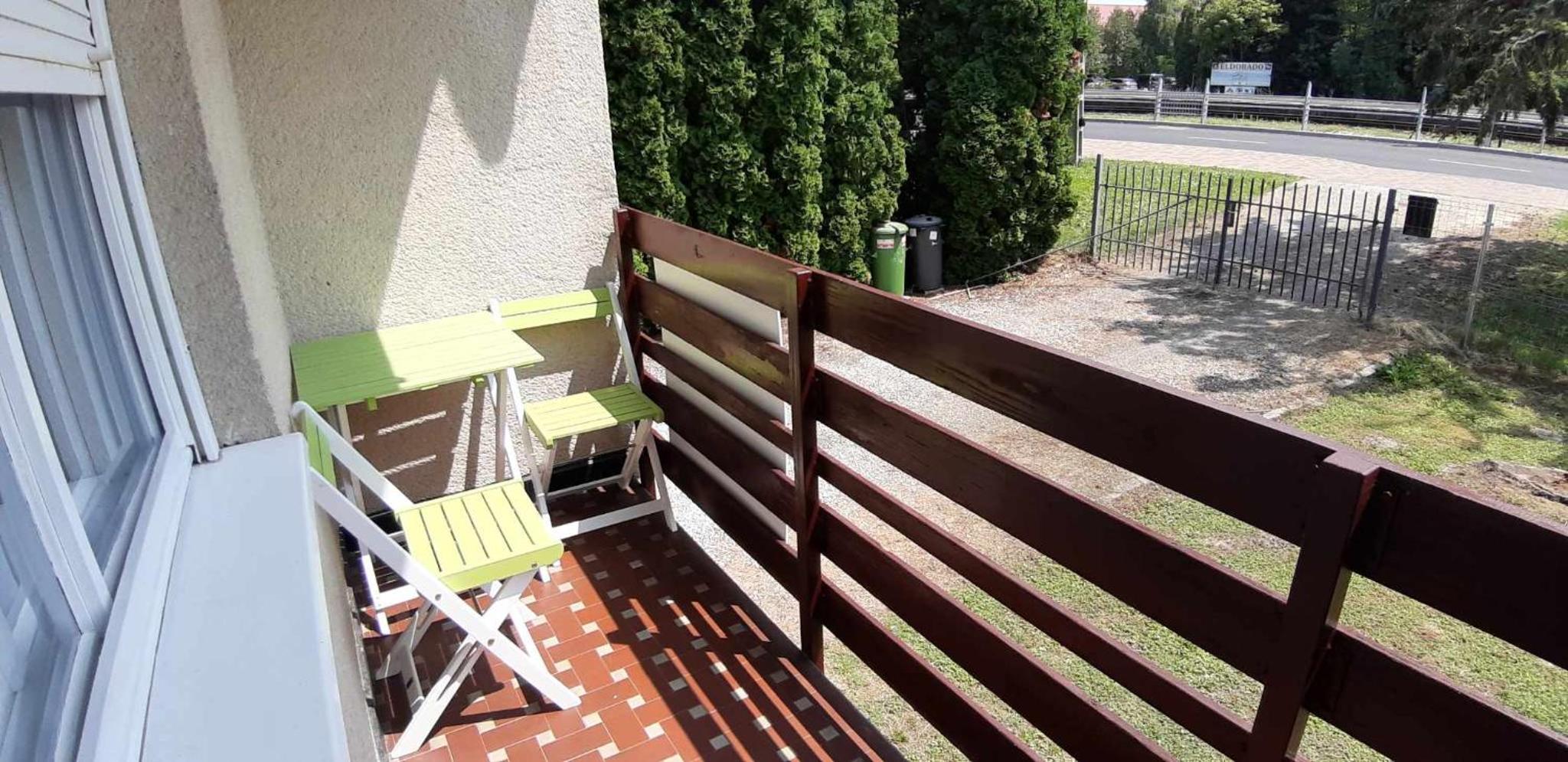 Rosy Apartman