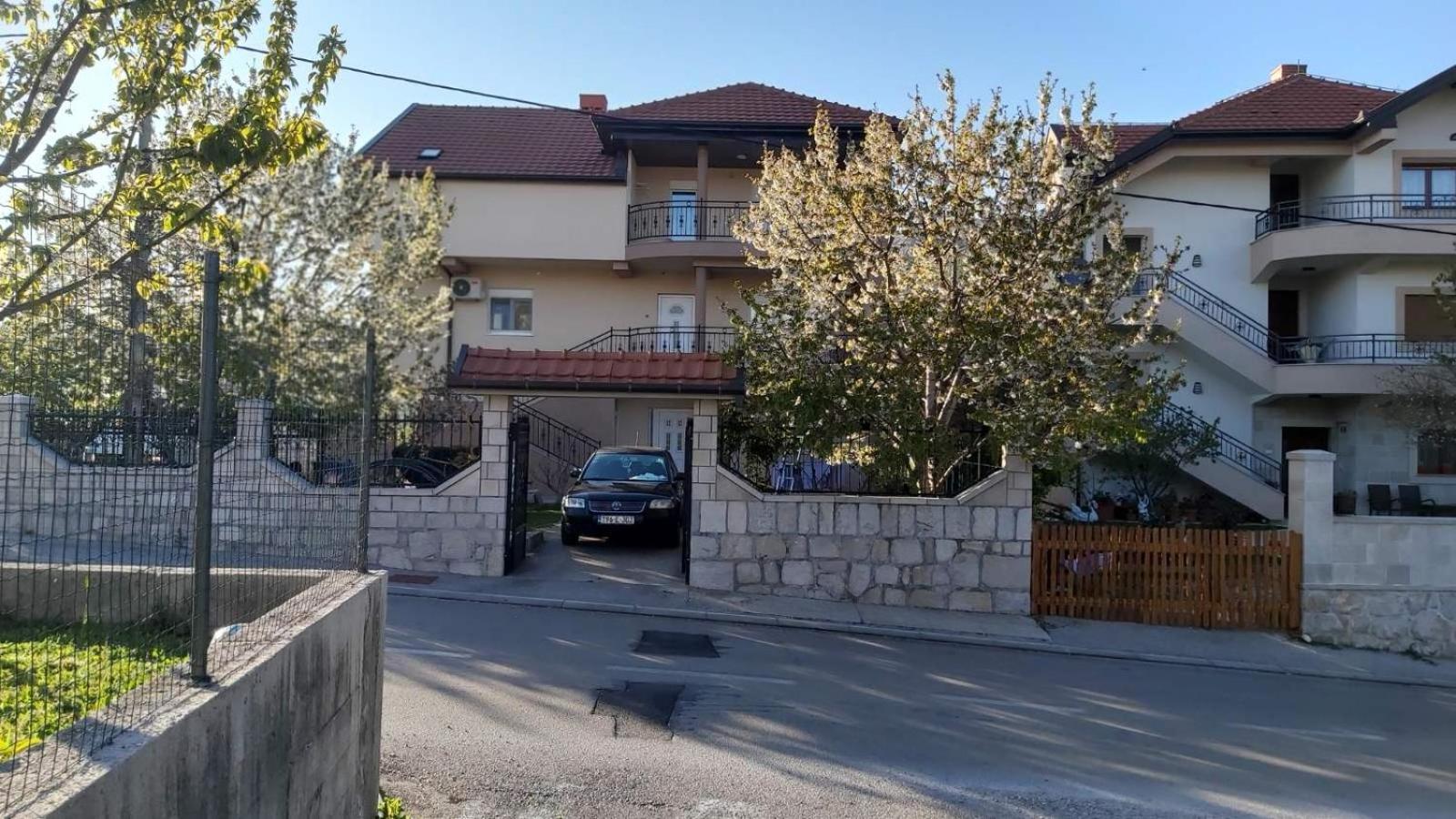 APARTMAN PRAVICA 2