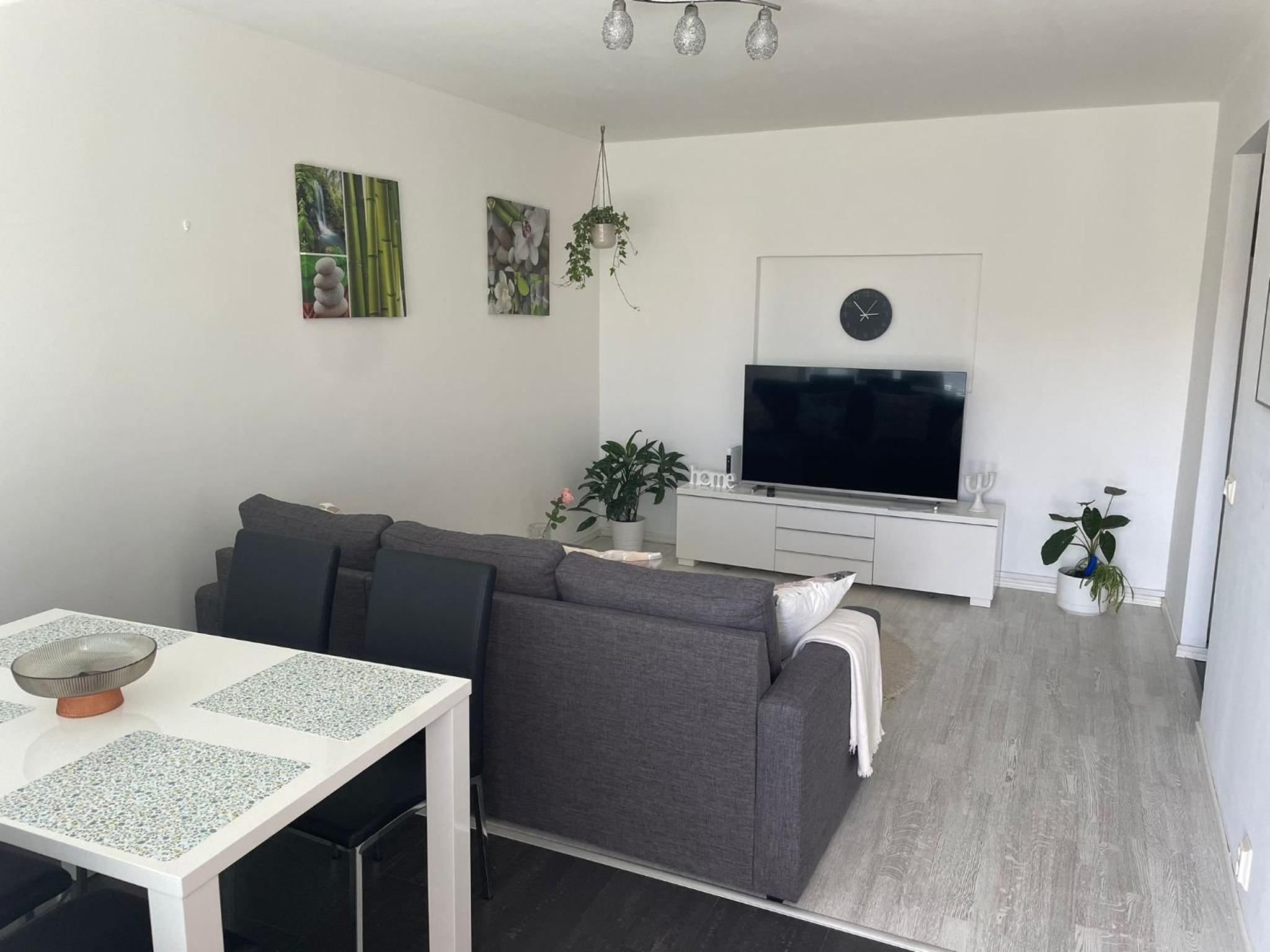 Helsinki, Private free parking, super easy to city centre and airport view 4