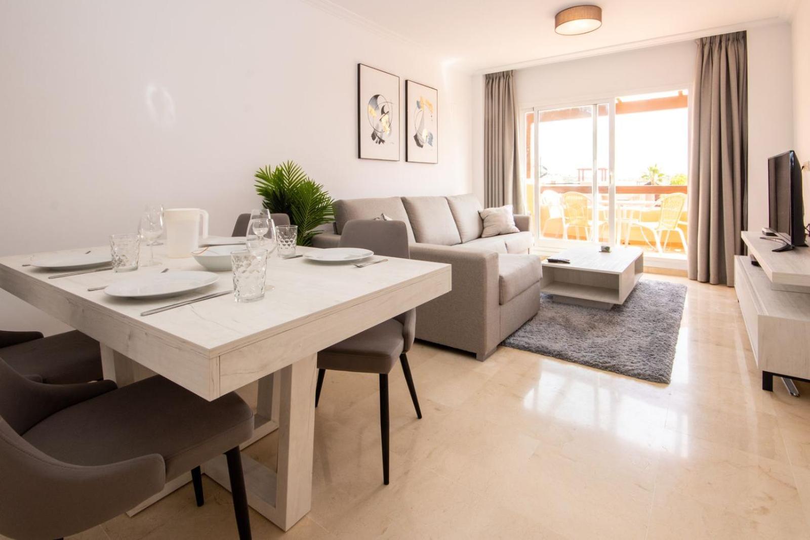 Penthouse with Roof Terrace, BBQ, Pool- and Sea Views view 3