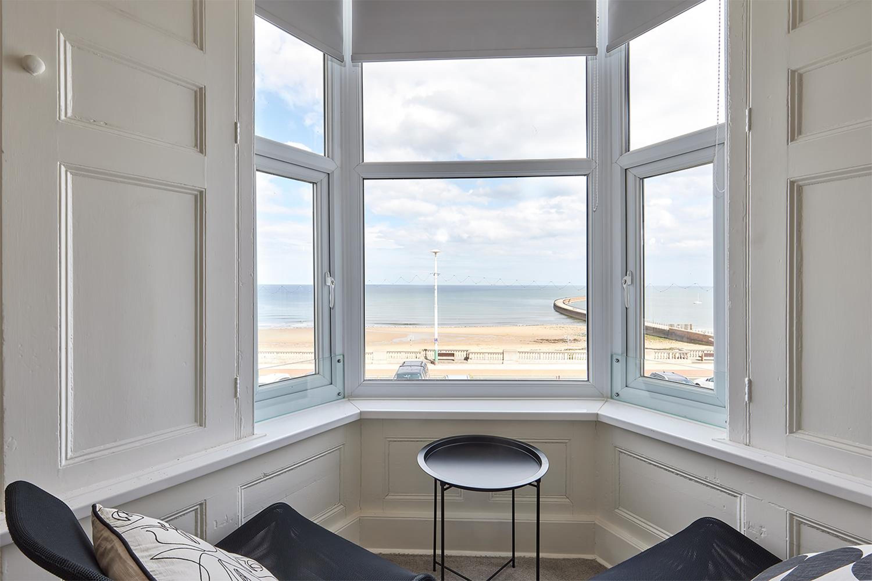 5 Roker Terrace - Seaview Apartments view 3