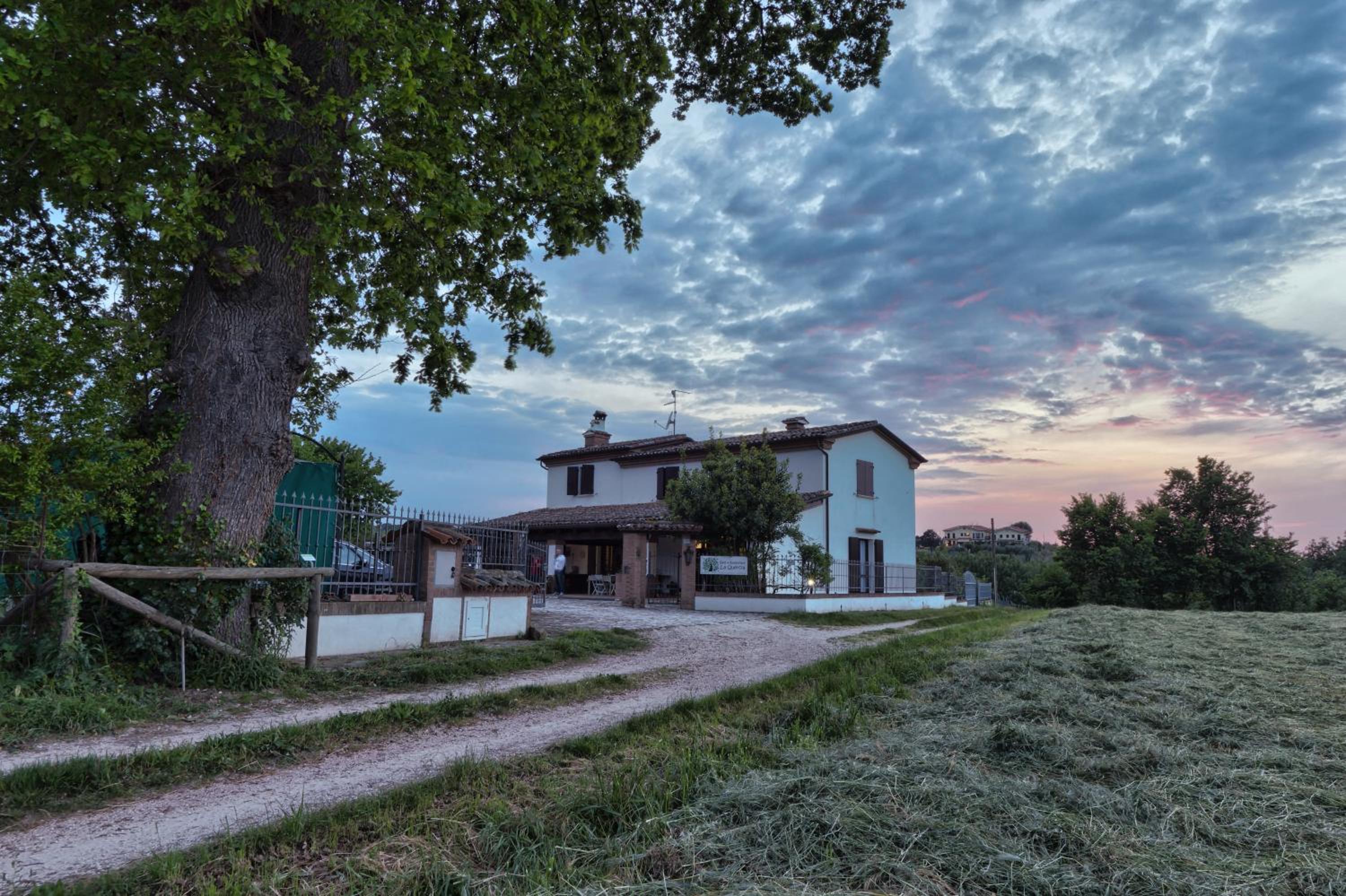 Country Rooms & Suite La Quercia view 2