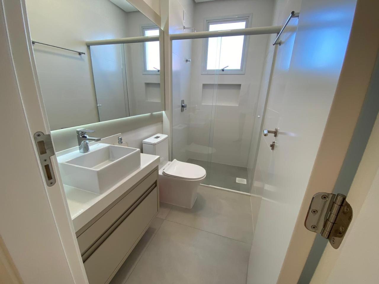 Apartamento amplo bem equipado