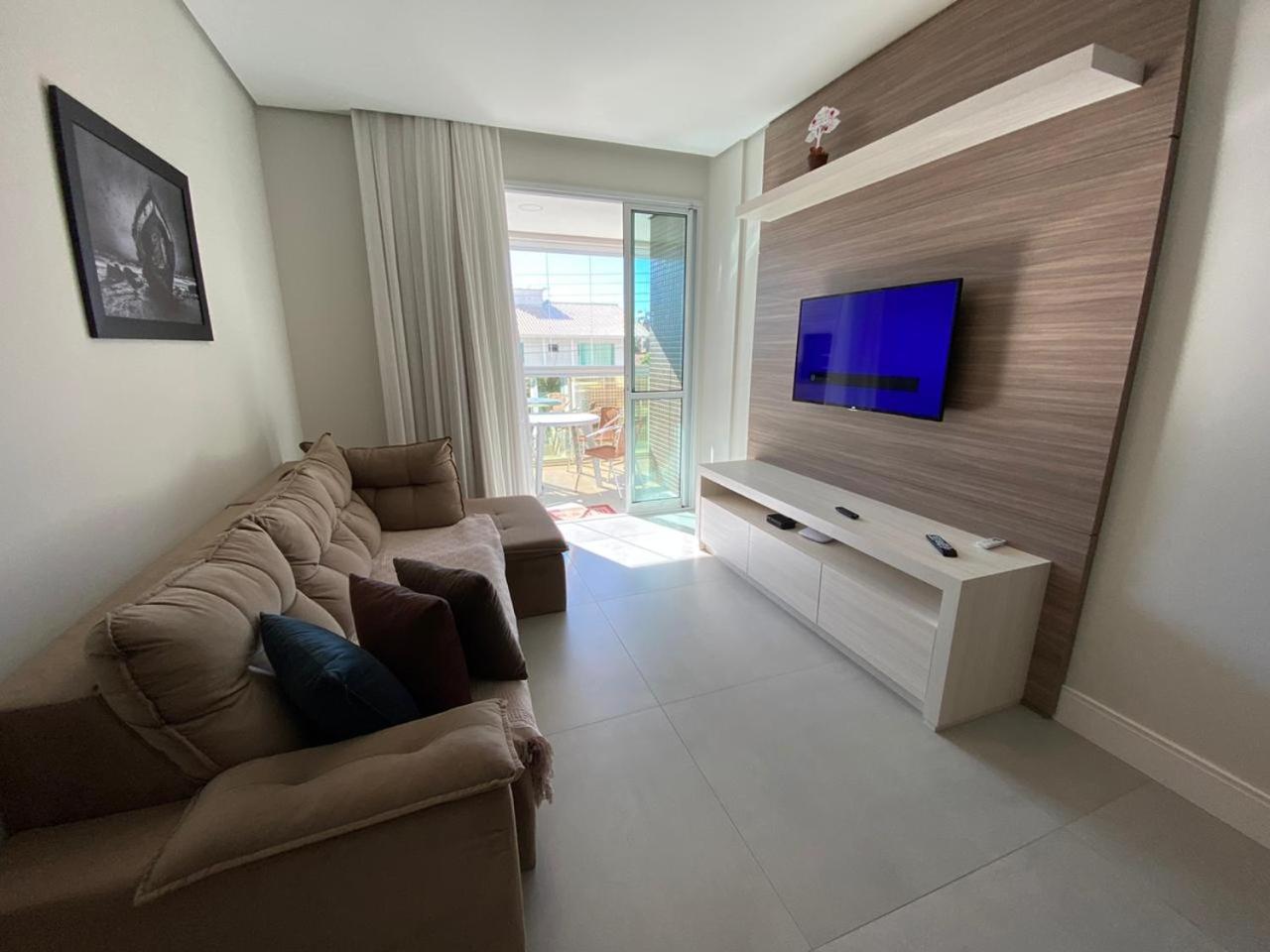 Apartamento amplo bem equipado