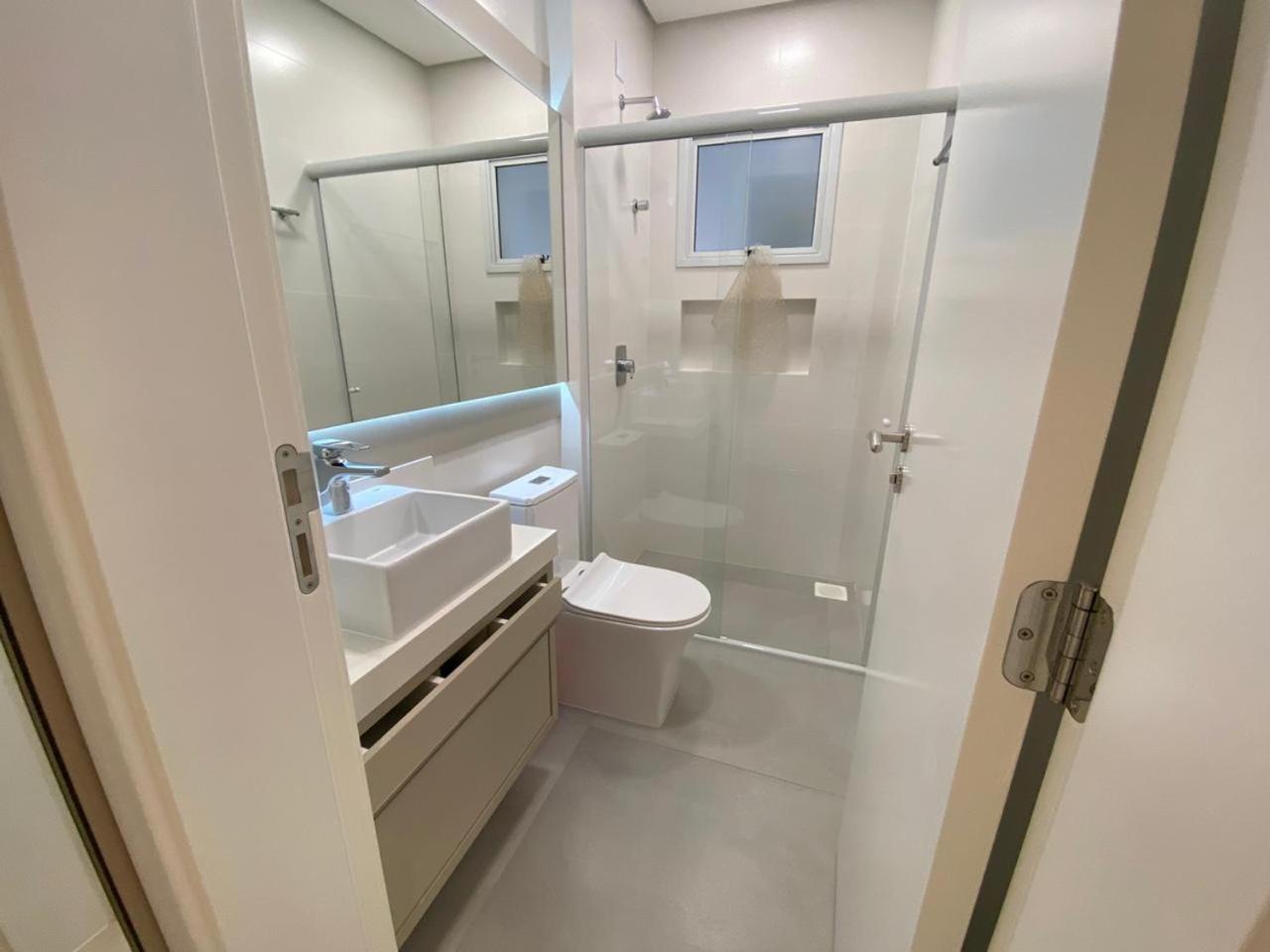 Apartamento amplo bem equipado