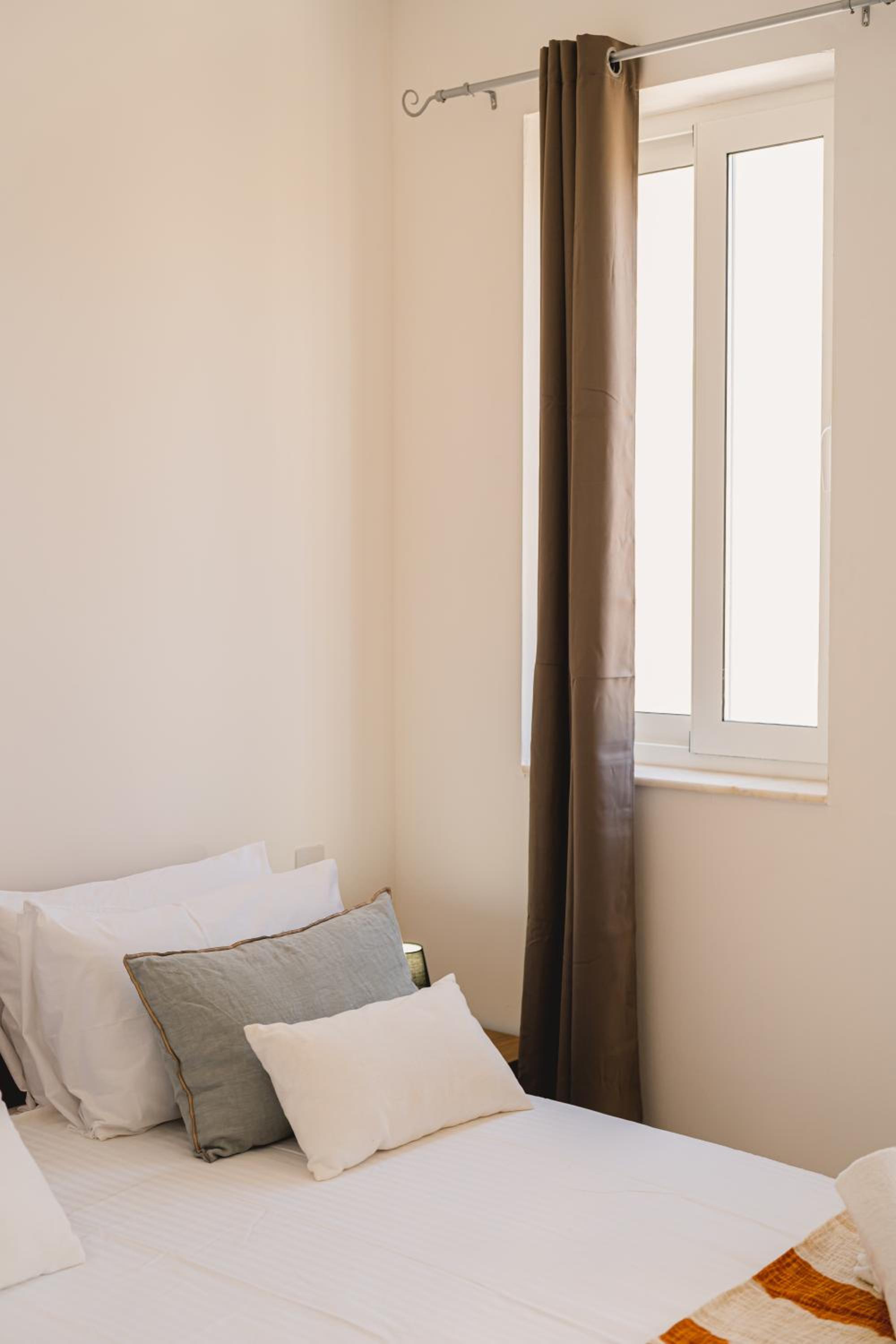 Charming Studio & 1BR Apartments Near Sea by Beyond air! Great Location! photo 1