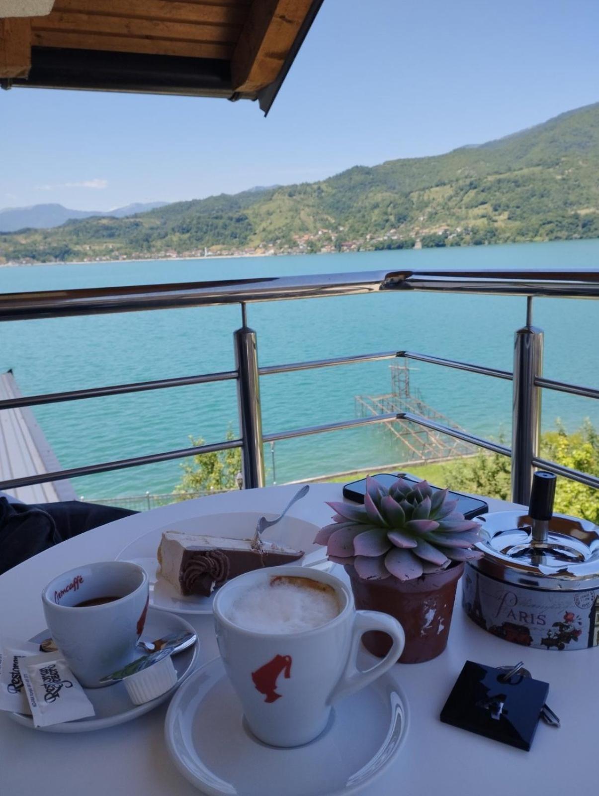 Apartmani Jezero