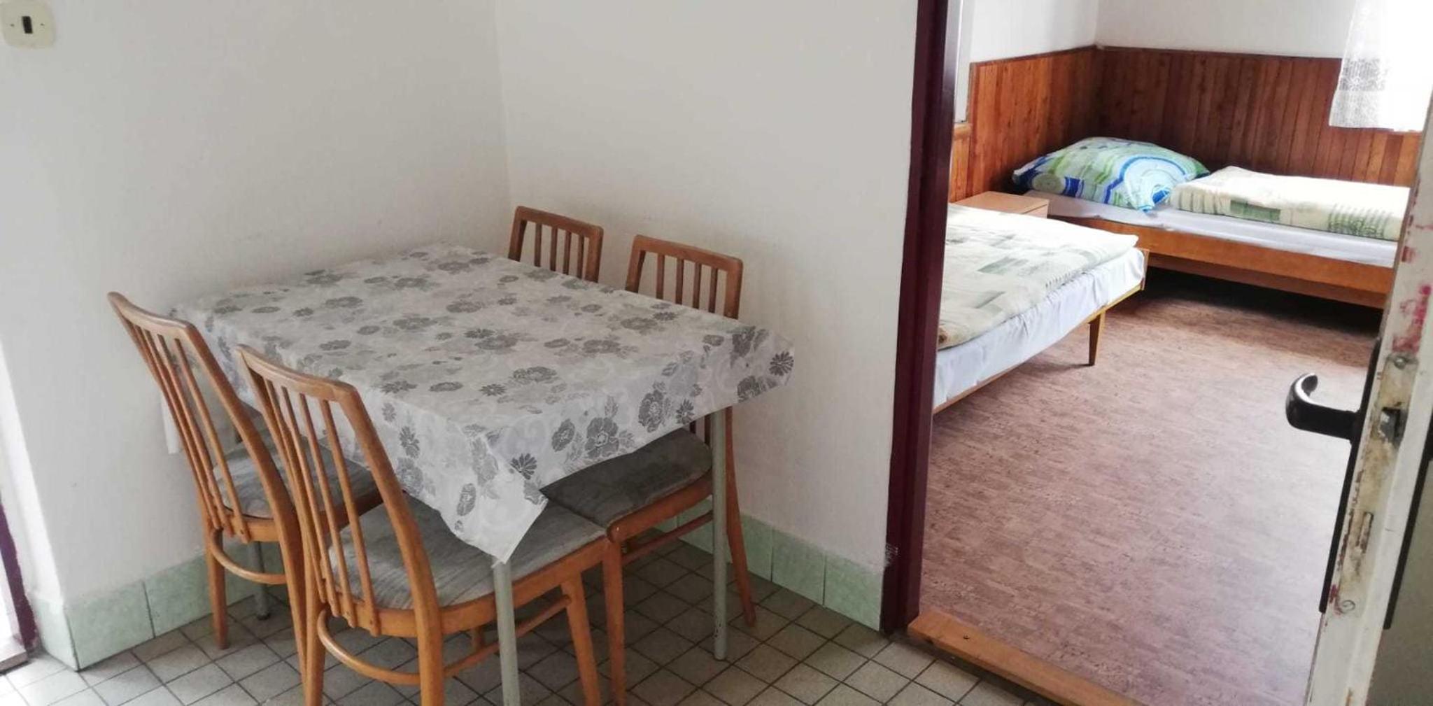 Kemp a Loděnice Podolsko - Chata