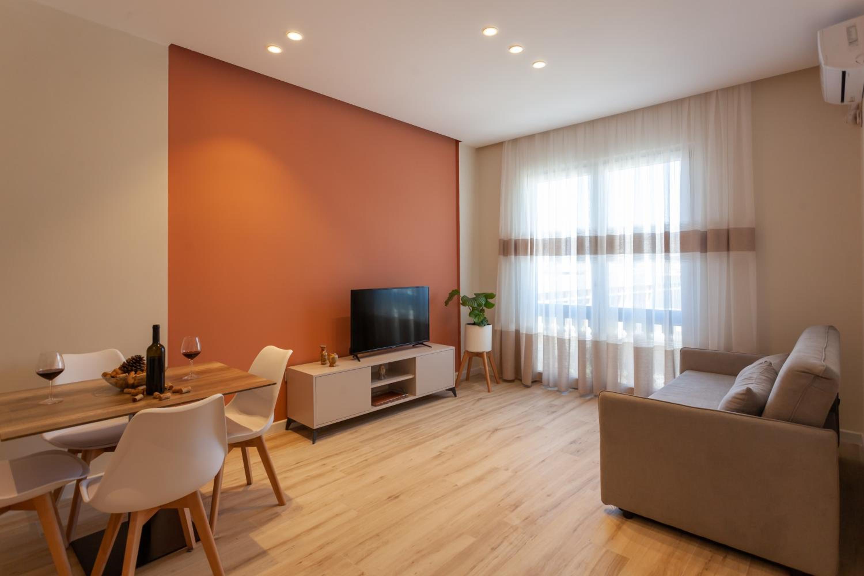 The Station Apartments - Durrës