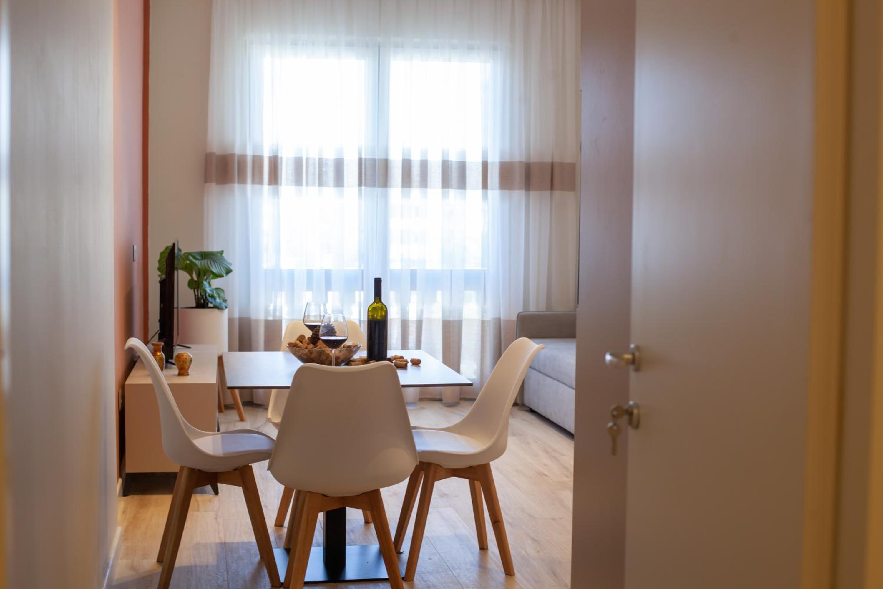 The Station Apartments - Durrës