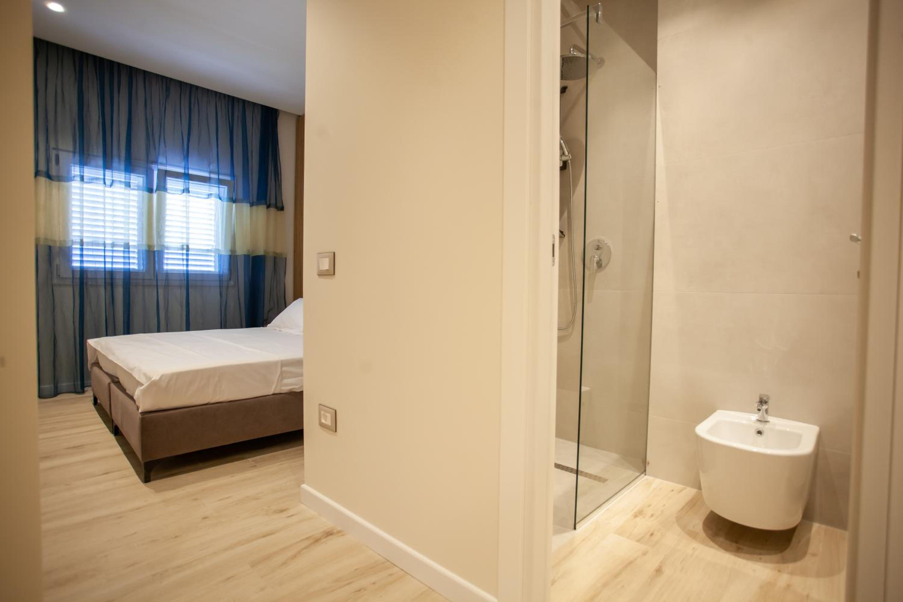 The Station Apartments - Durrës