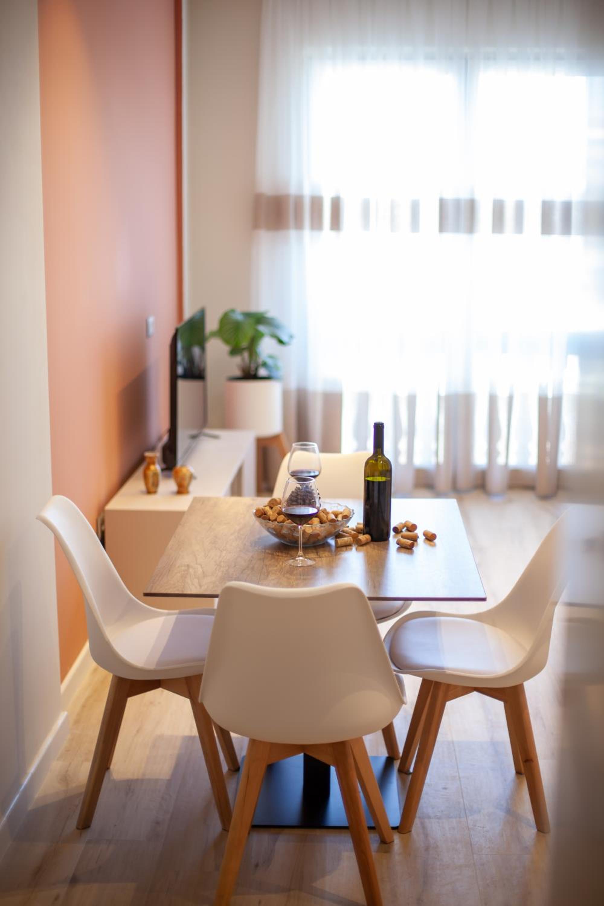 The Station Apartments - Durrës