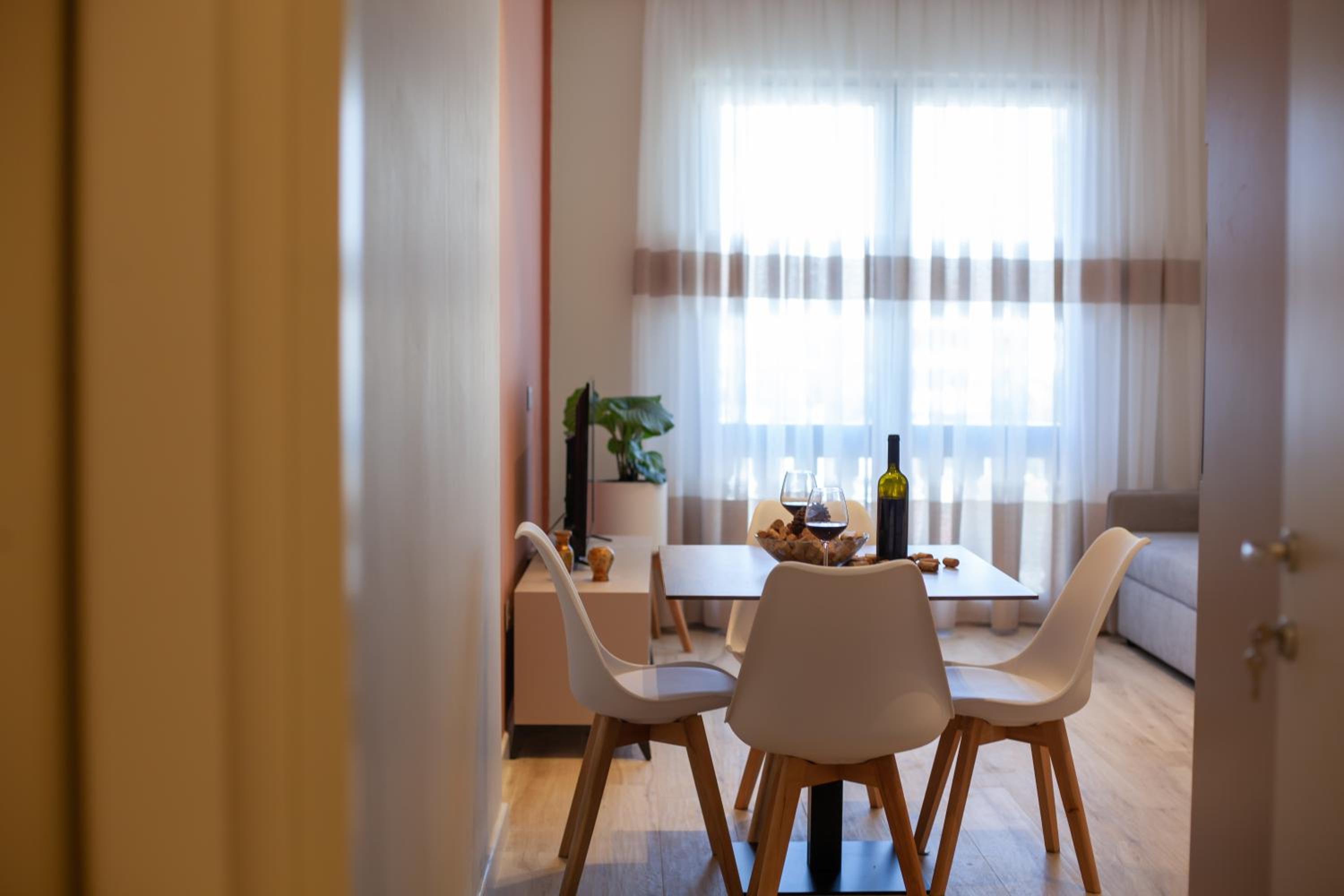 The Station Apartments - Durrës